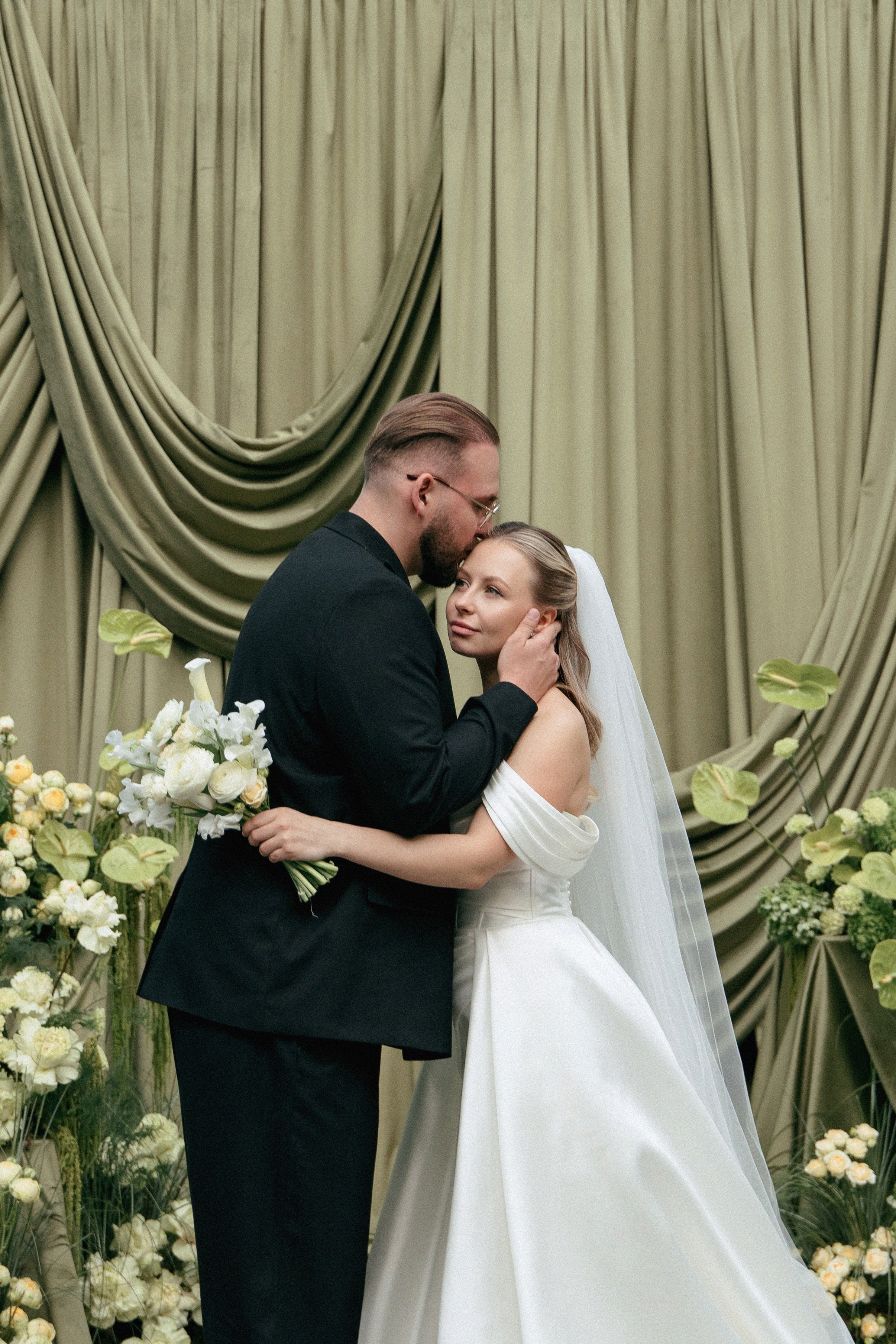 ЛЕС Event House выездная регистрация и свадебный банкет на площадке ЛЕС. Свадебный фотограф Москва