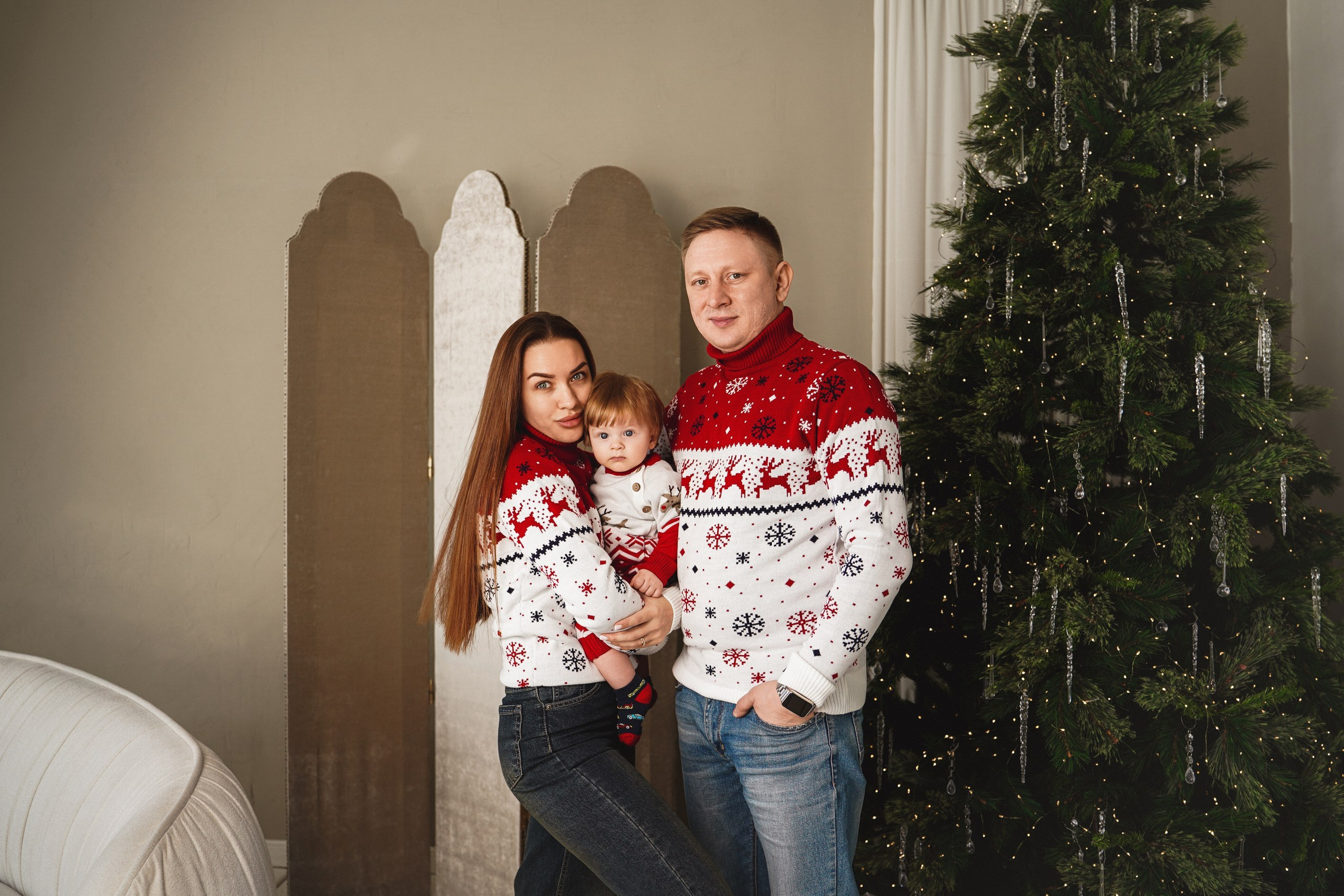 Семейная фотосессия в студии Blanc. Свадебный фотограф в Ростове-на-Дону. Таинство Крещения и Венчания, семейные фотосессии. Алёна Чёботова