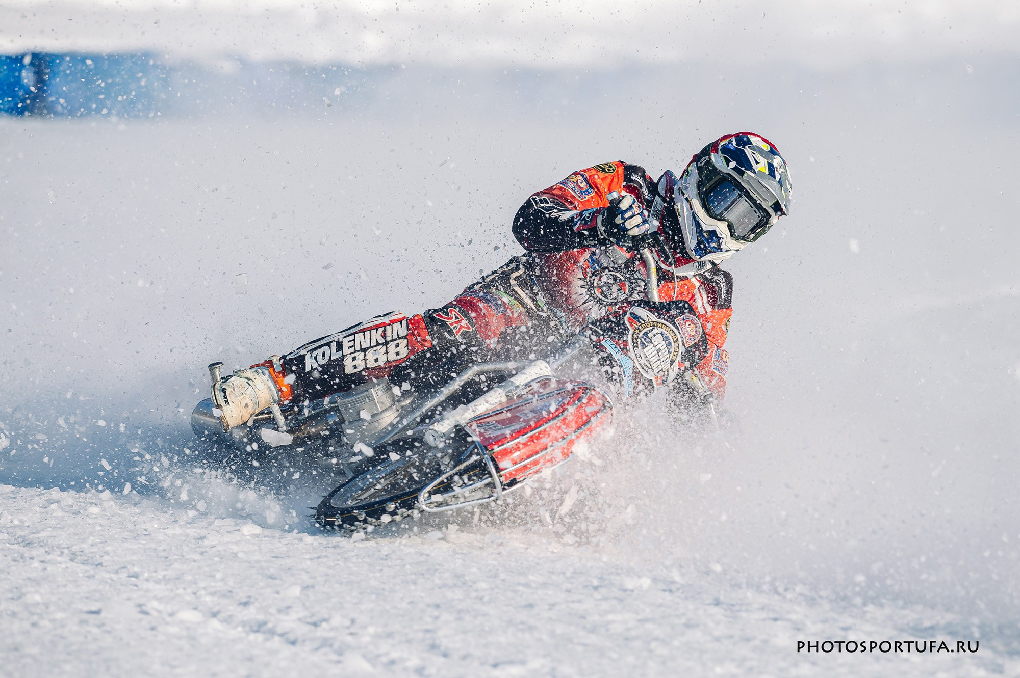 Мотогонку на льду. Спортивный фотограф в Уфе Евгений Буров