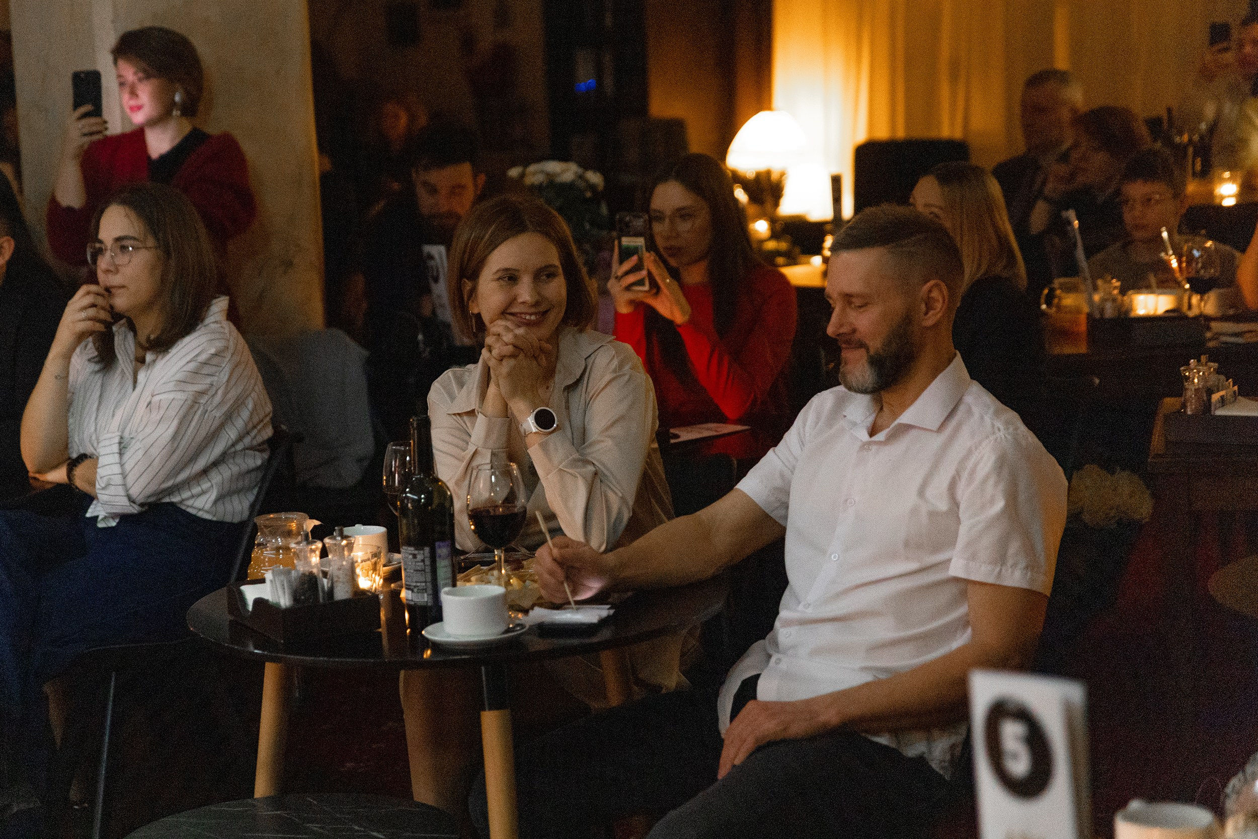 Выступление YOLO band в арт кафе. Фотограф Тюмень