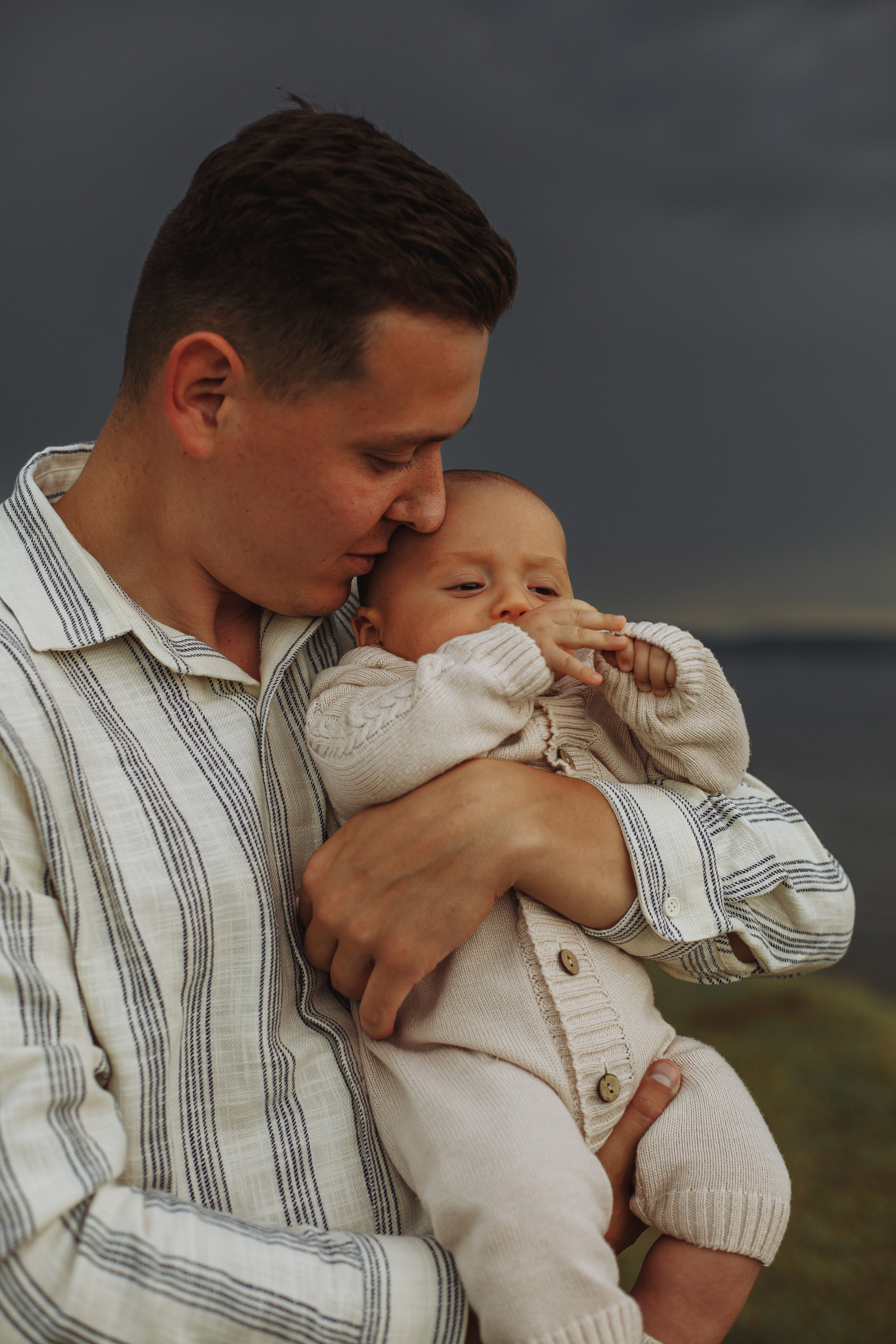 Теплая семейная фотосессия во время грозы. Семейный и свадебный фотограф в Саратове Катерина Оленская