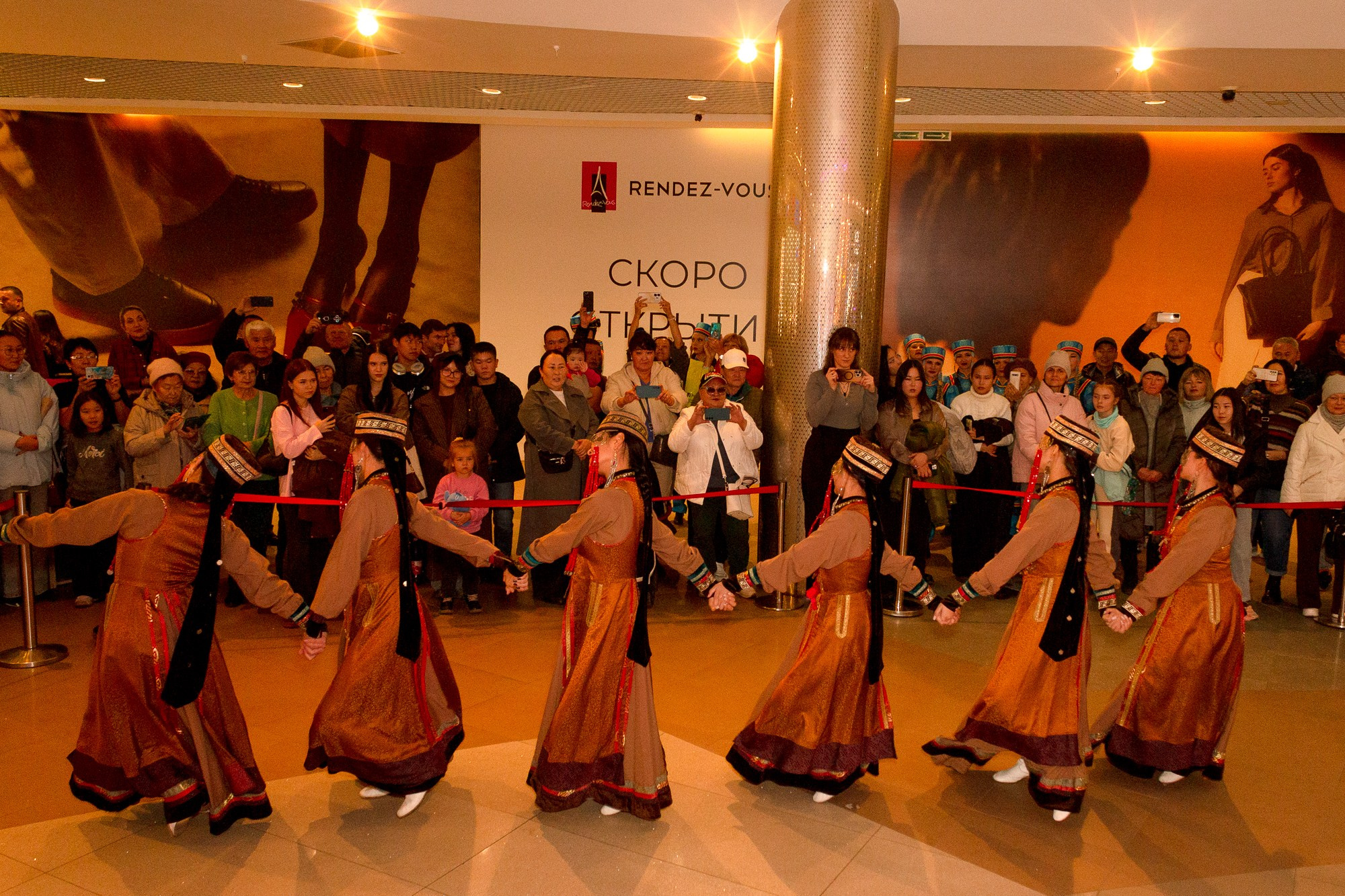 Праздники в ТЦ Сильвер Молл. Борщевская Елизавета / фотограф Иркутск