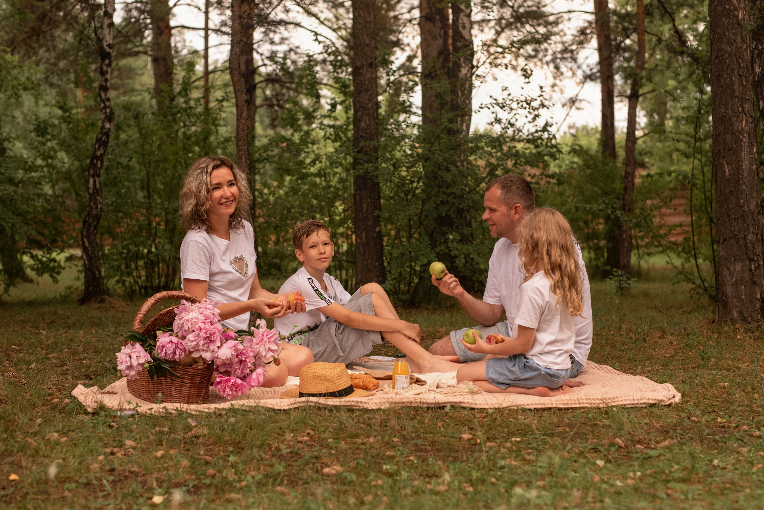 Летний, семейный пикник. Фотограф  Потапова Анна