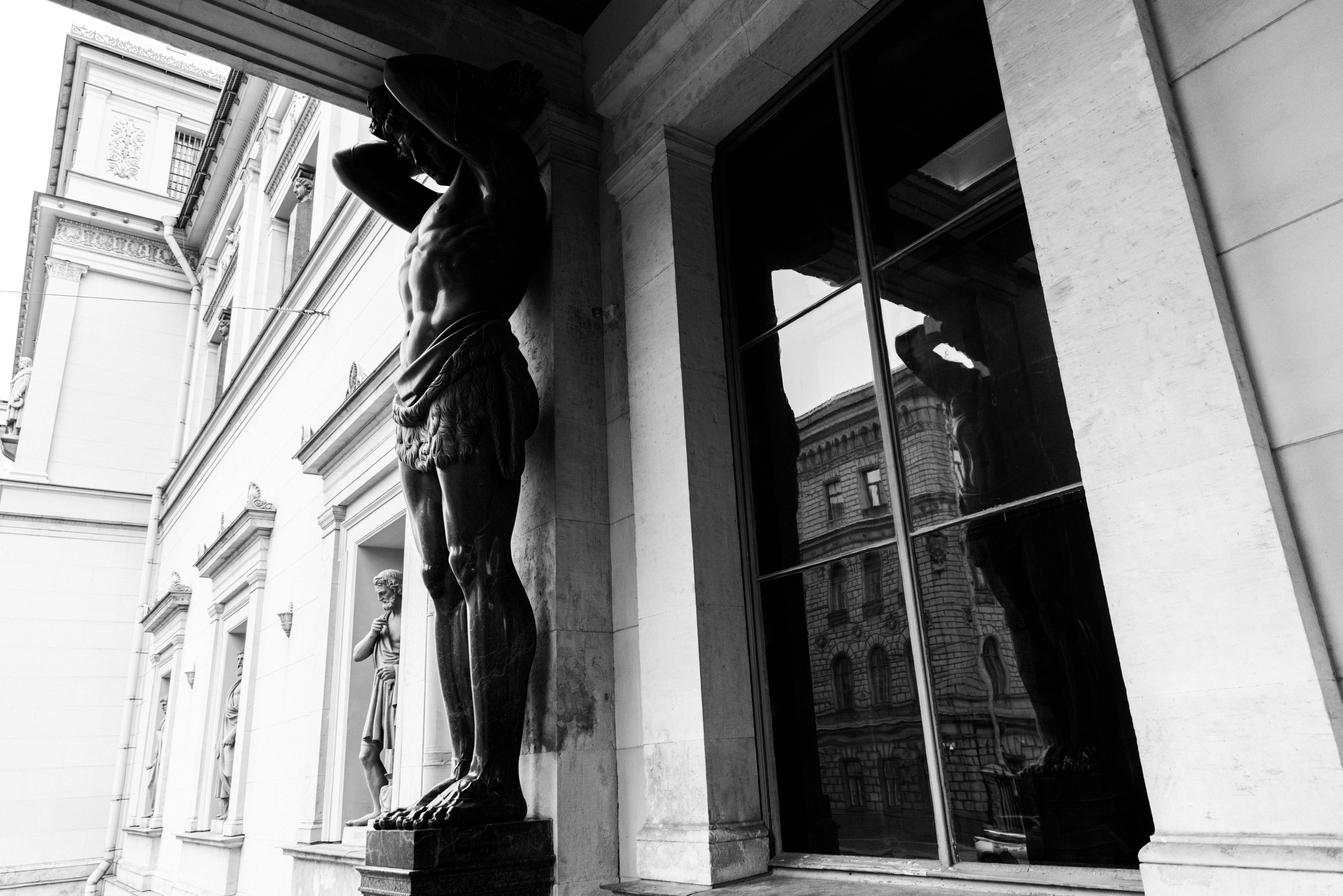 Атланты. Фотограф Балаев Михаил