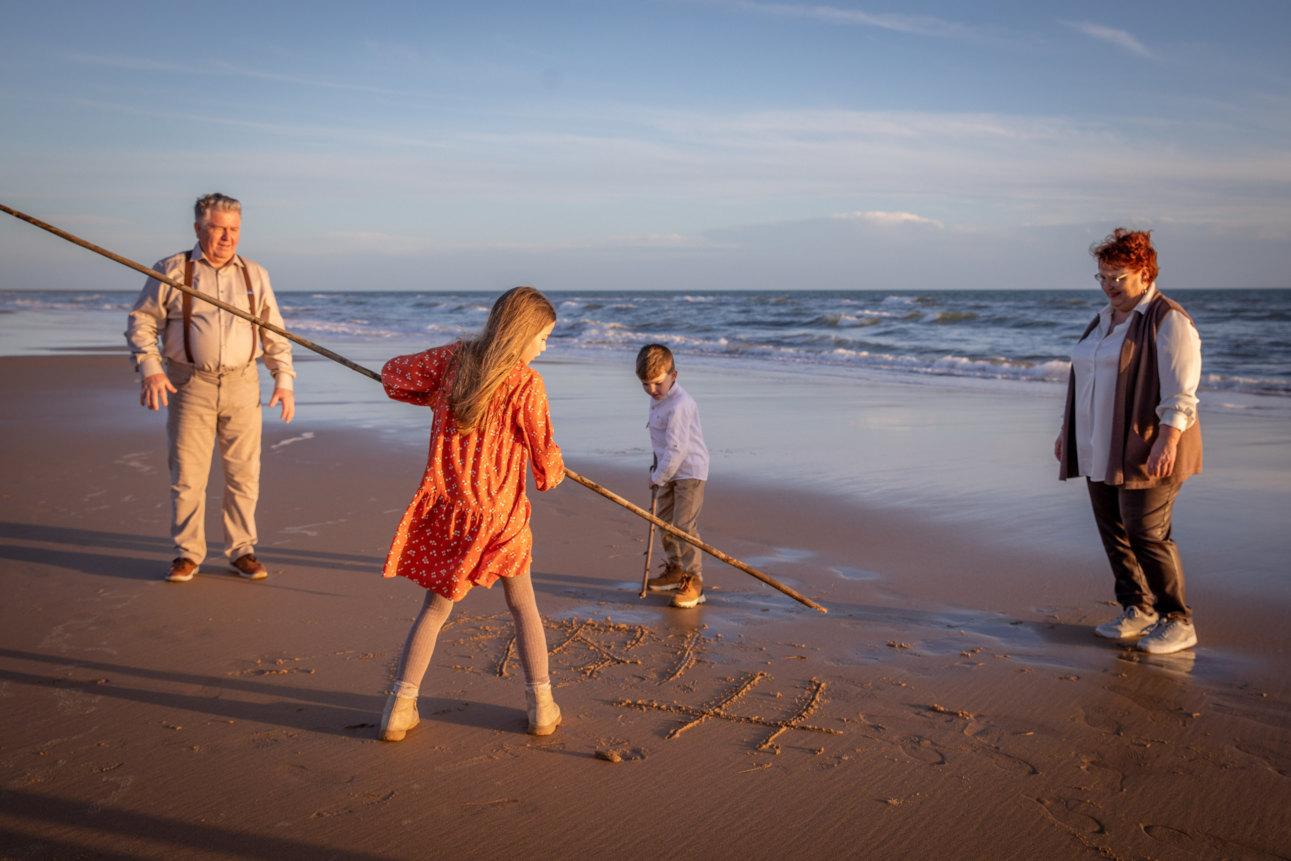 Three Generations by the Ocean. Professional Photographer in Portugal. Oksana Lomnova