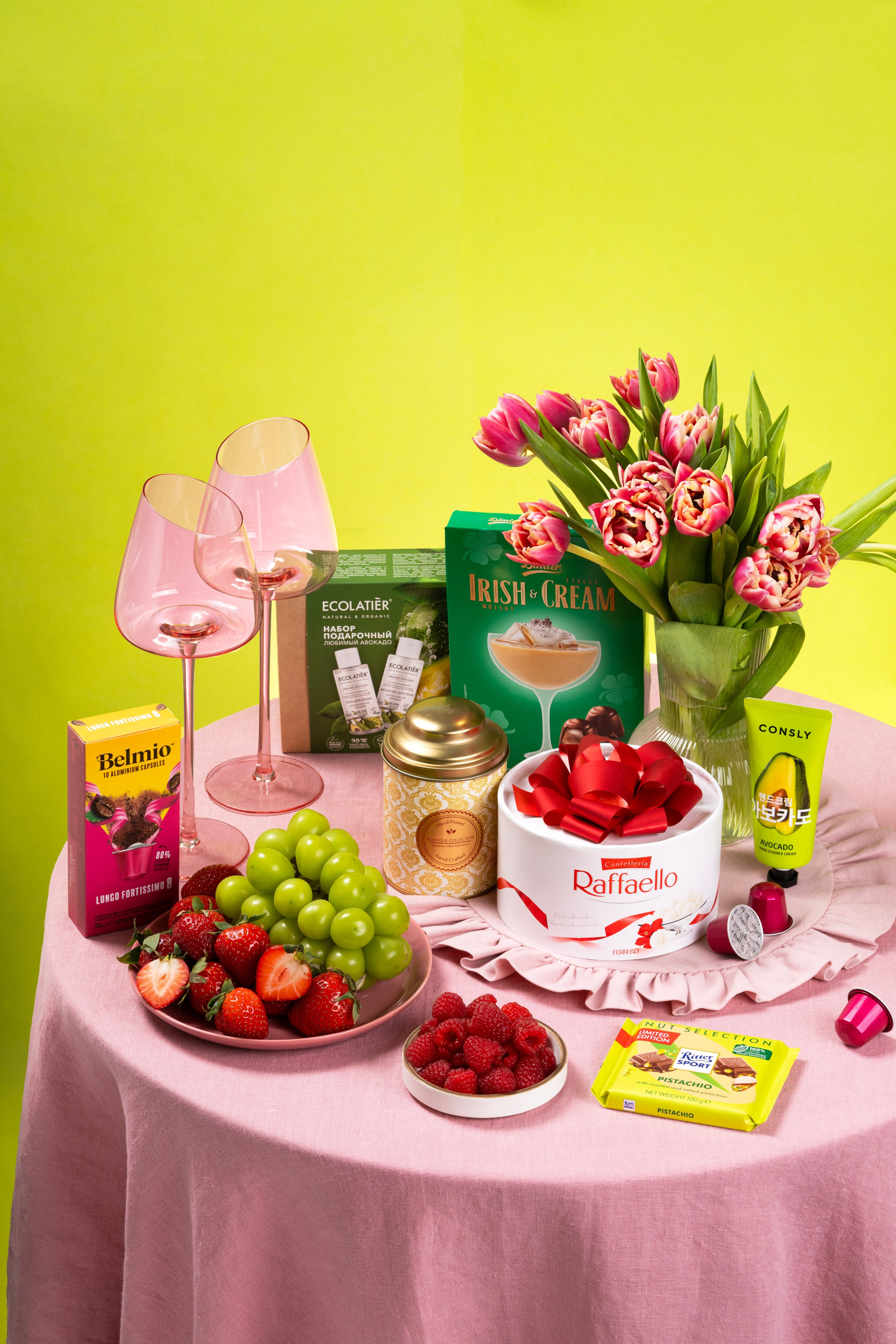 X5 Group баннеры для приложений на гендерные праздники. Фудфотограф, фудстилист и сет дизайнер в Москве Алена Синицына