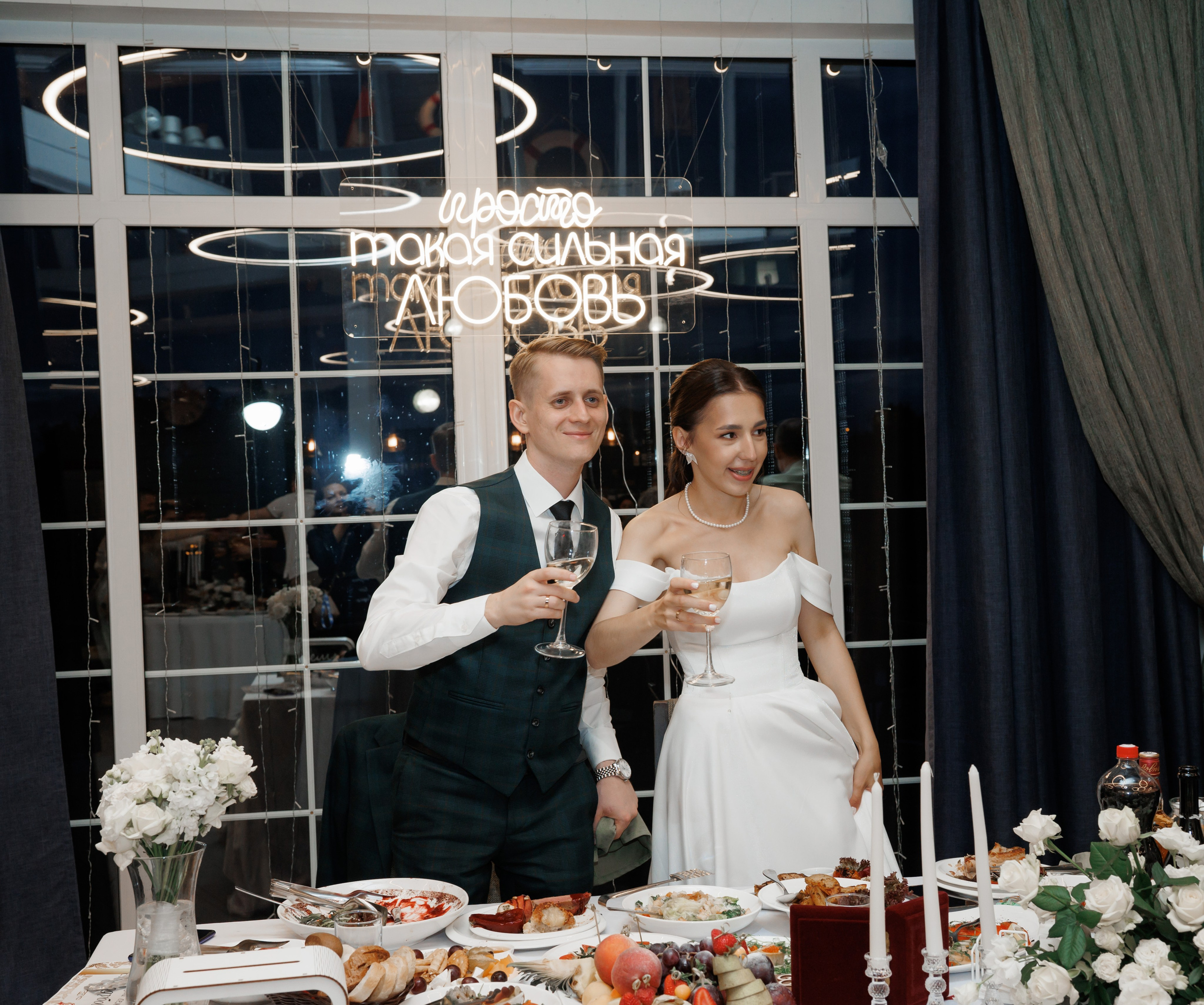 Регистрация в отеле Fish Point, ЗАГС Бутово, прогулка в Остафьево. Свадебный и репортажный фотограф (Москва, Королев и другие)