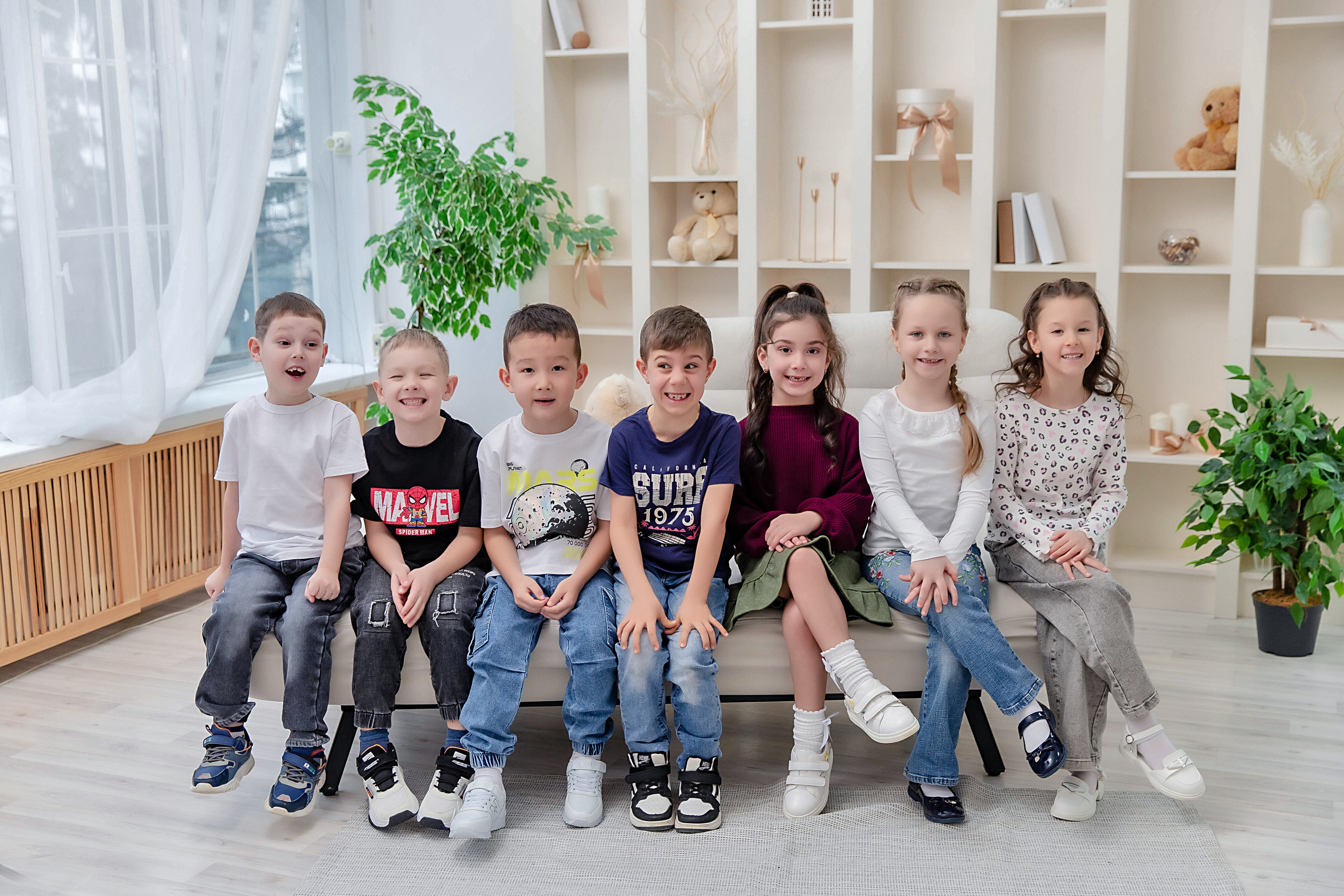 Выпускные (школьные) альбомы (книги) в Ростове-на-Дону. Современные Выпускные Альбомы в Ростове-на-Дону