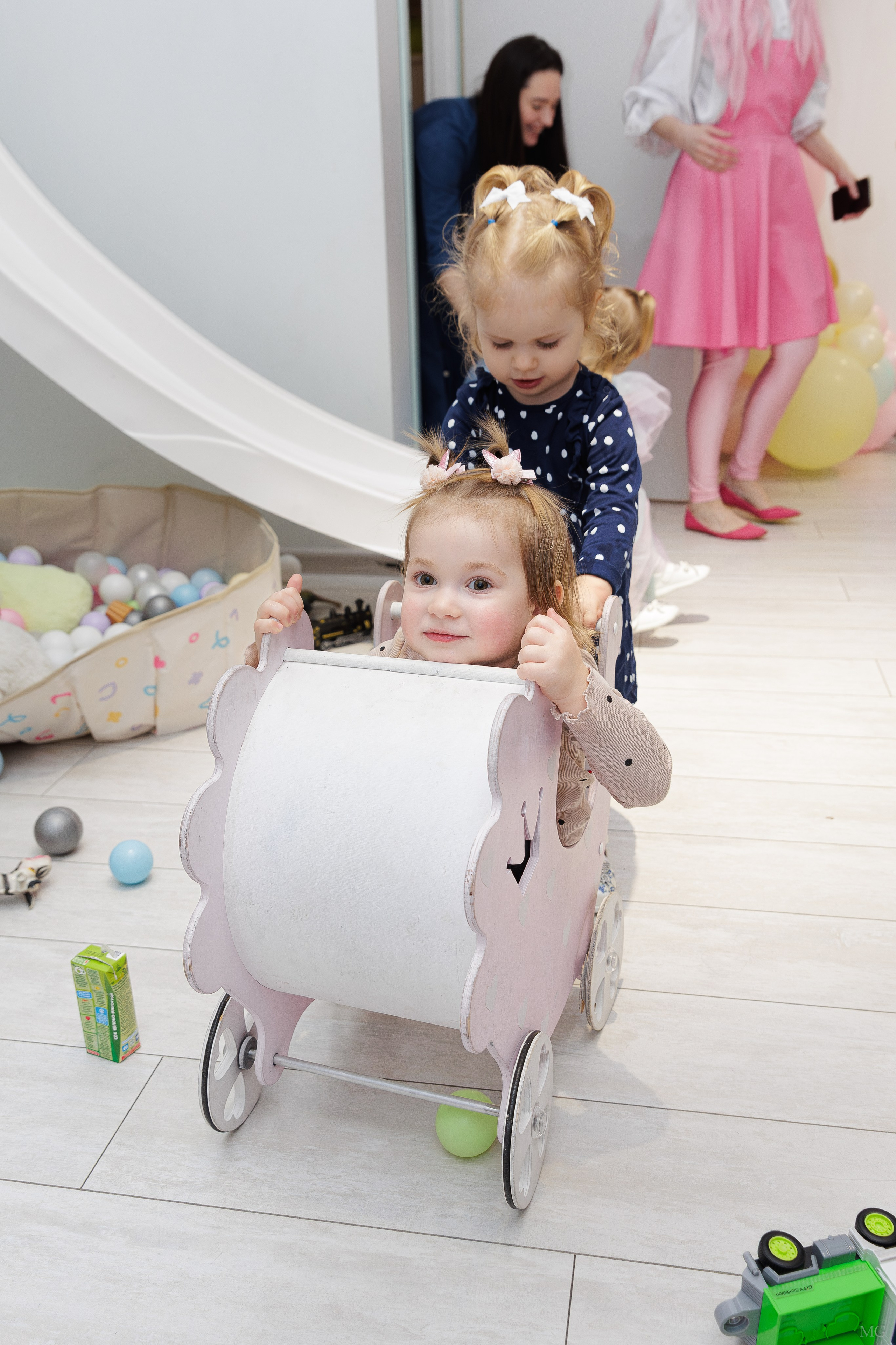 Варюше 2 Годика. Маша Гонтарь Семейный домашний репортажный фотограф в Санкт-Петербурге