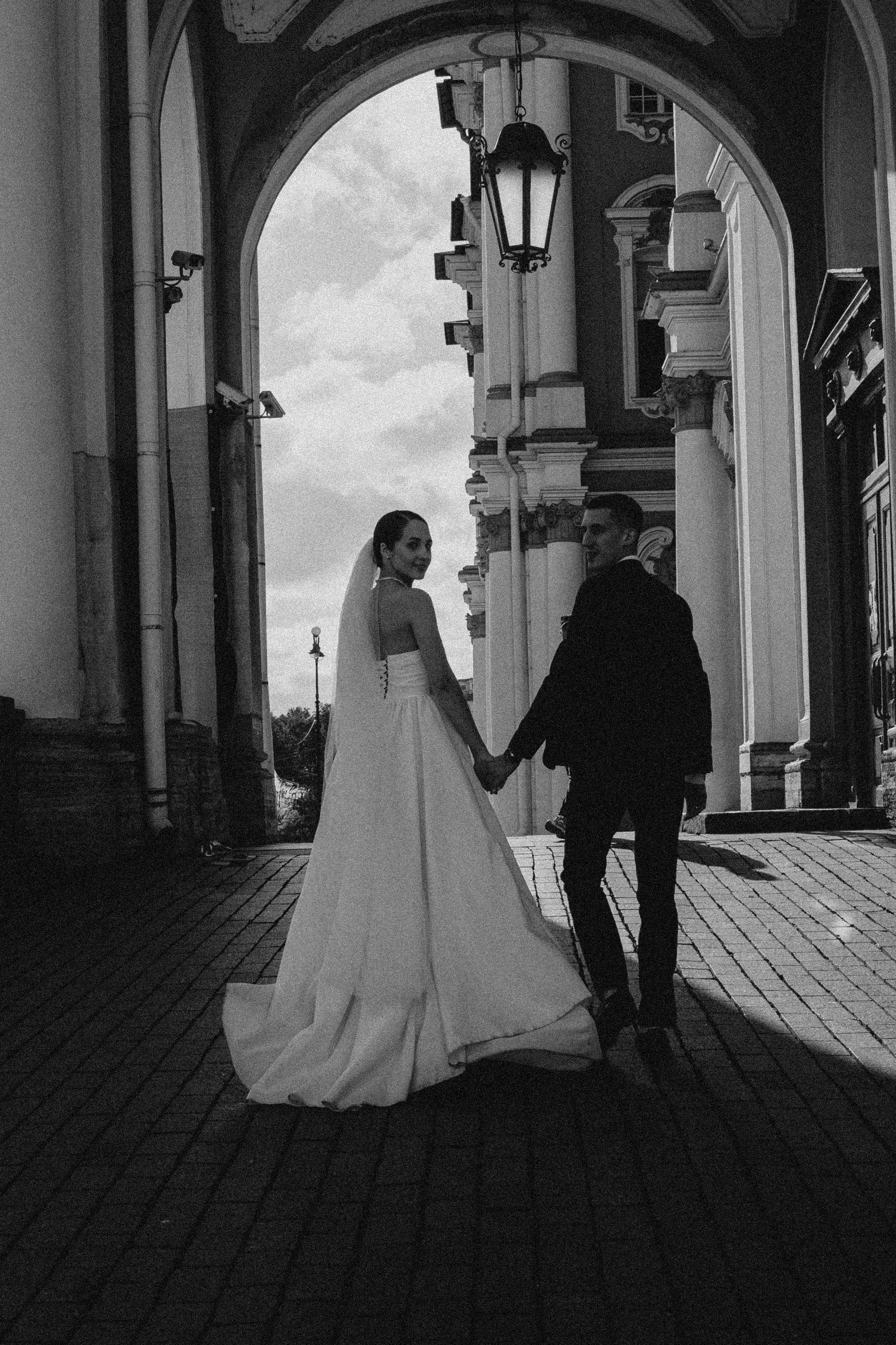 СВАДЕБНАЯ ПРОГУЛКА В САНТК-ПЕТЕРБУРГЕ (ИСАКИЕВСКИЙ СОБОР, ЗИМНЯЯ КАНАВКА, ЭРМИТАЖ И БОЛЬШАЯ МОРСКАЯ УЛИЦА). Профессиональный фотограф, Санкт-Петербург — Виктория Богомолова