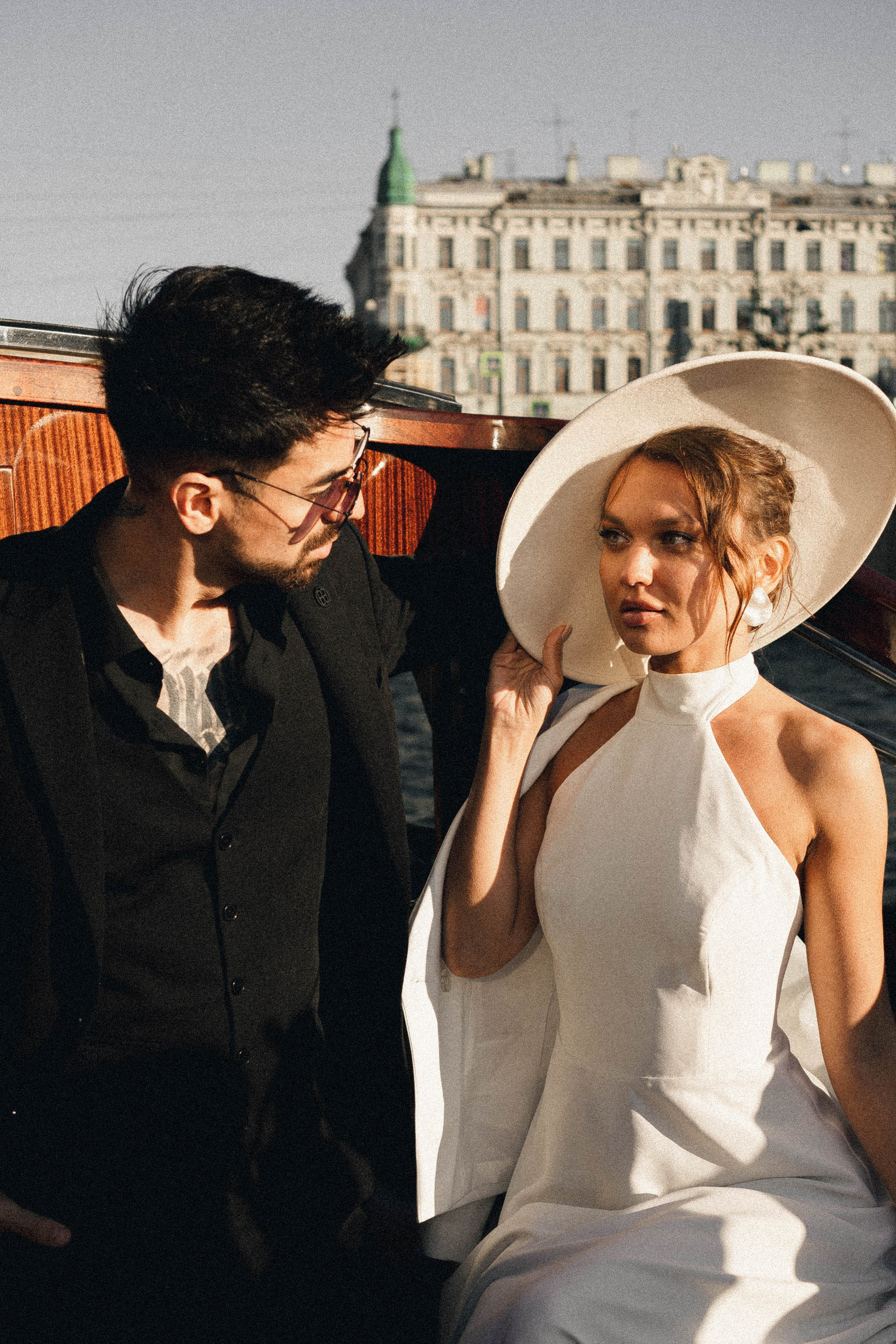 СВАДЕНБНАЯ СЬЕМКА НА КАТЕРЕ ПО КАНАЛАМ САНКТ-ПЕТЕРБУРГА И В АКВАТОРИИ НЕВЫ. Профессиональный фотограф, Санкт-Петербург — Виктория Богомолова