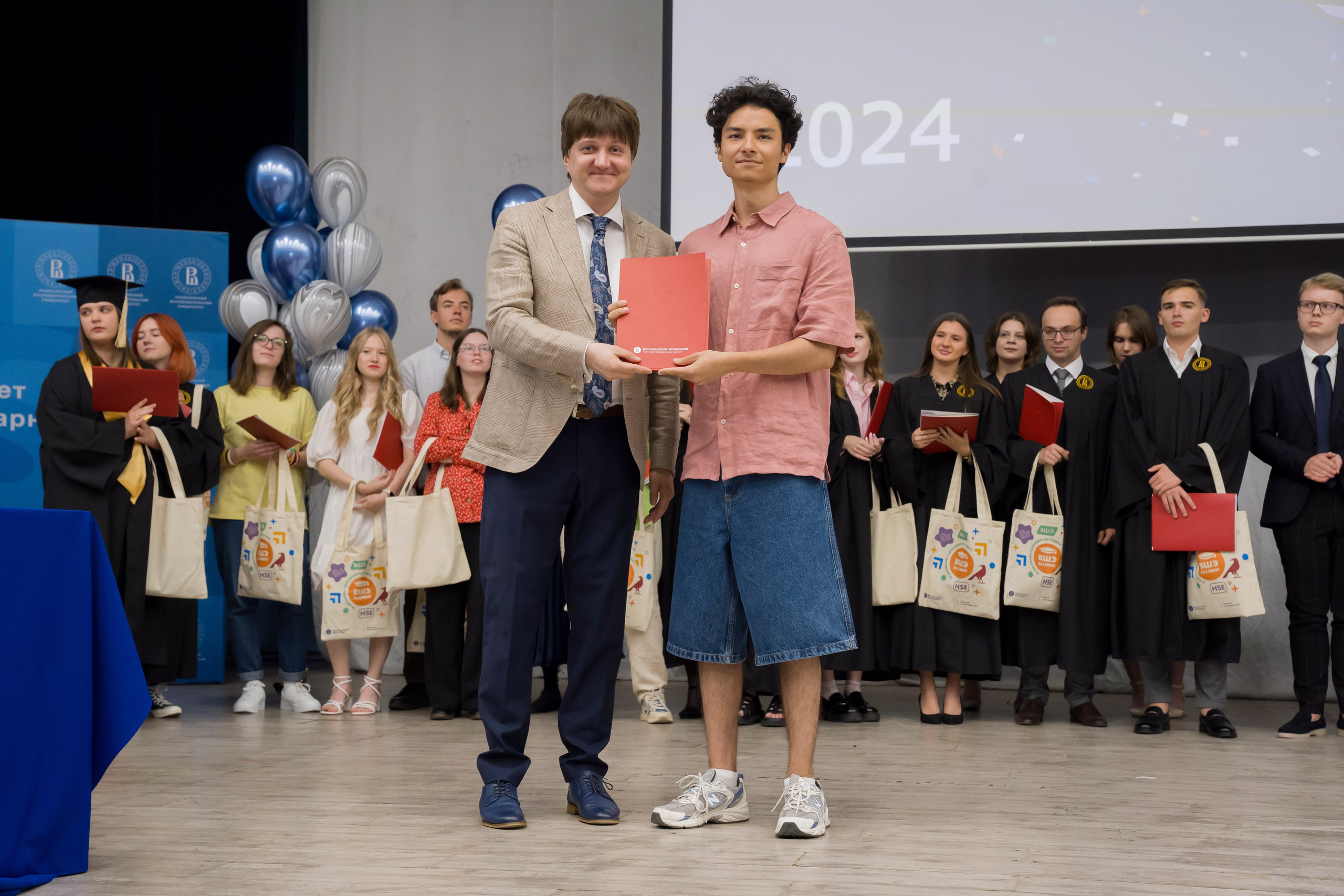ВШЭ. Вручение дипломов. Репортажный и портретный фотограф в Москве Анастасия Нетунаева