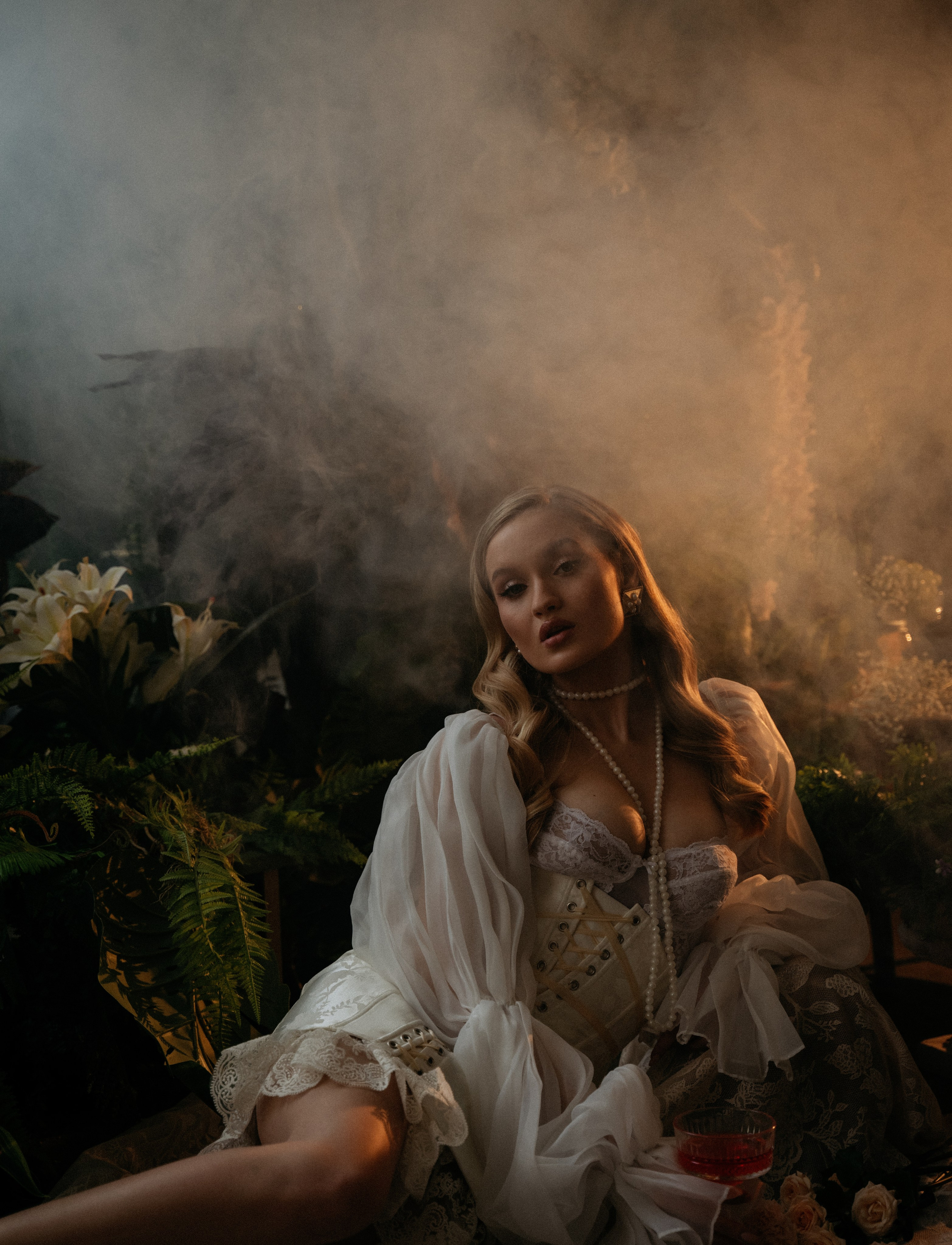 Невеста на пикнике в замке