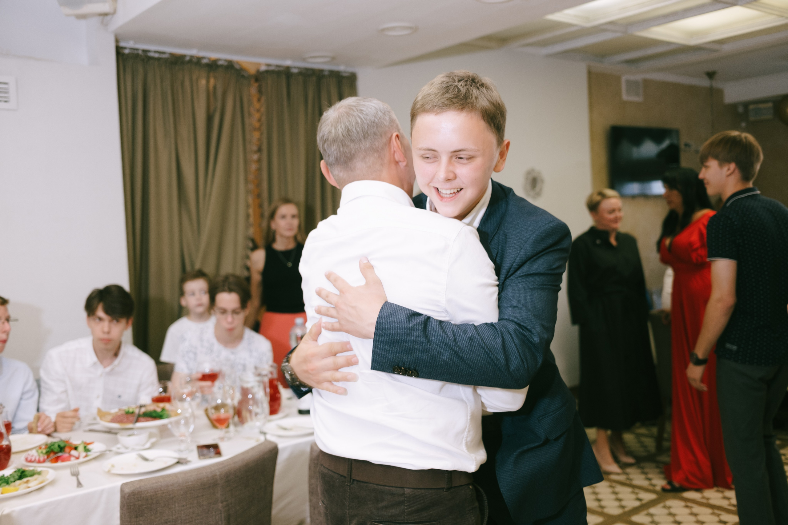 Выпускной школа 33. Свадебный и репортажной фотограф Денис Ожигин в Краснодаре и Краснодарском крае