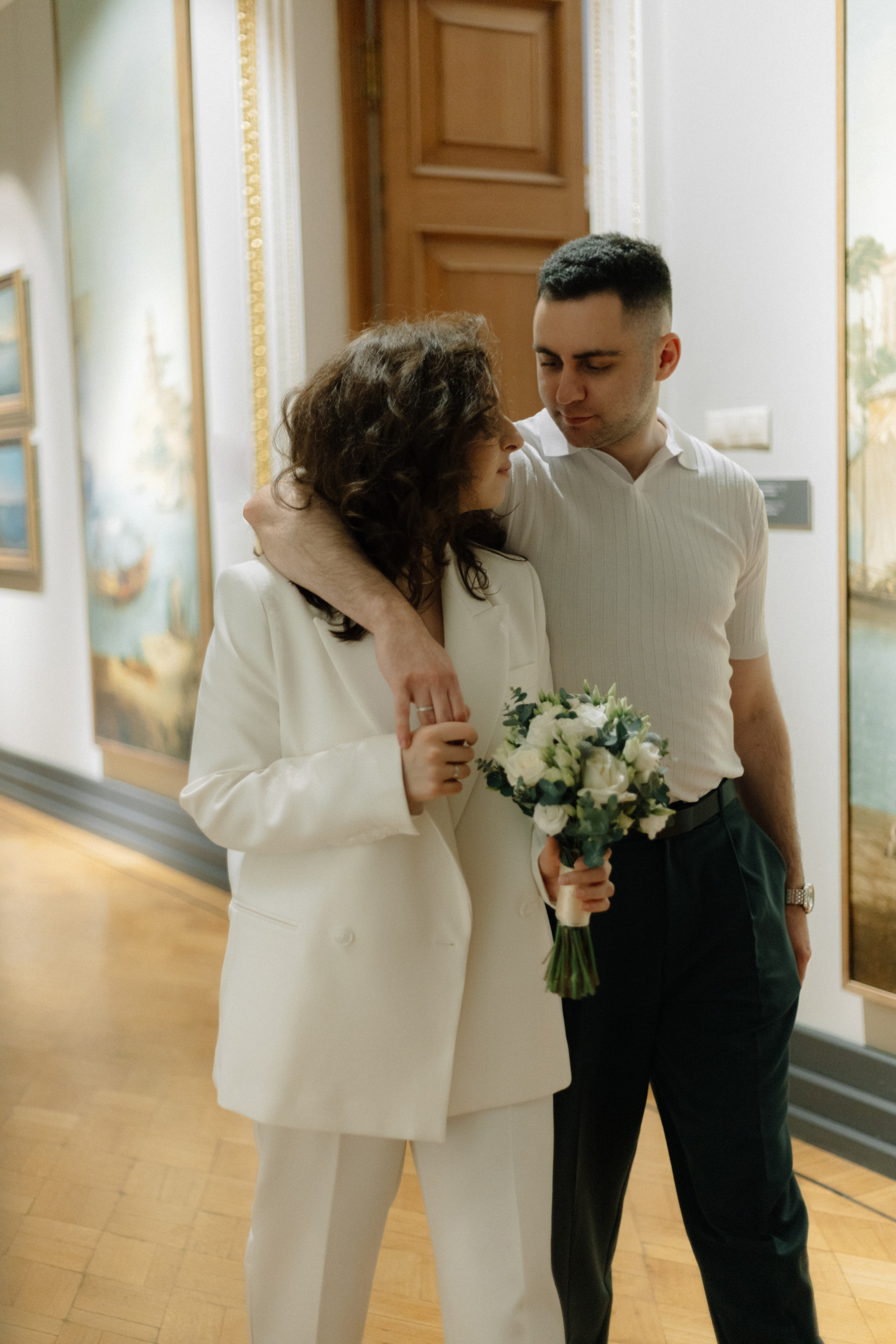 Свадебная прогулка от кофейни в музеи — Аня и Леня. Свадебный фотограф в Нижнем Новгороде Генеральская Ира