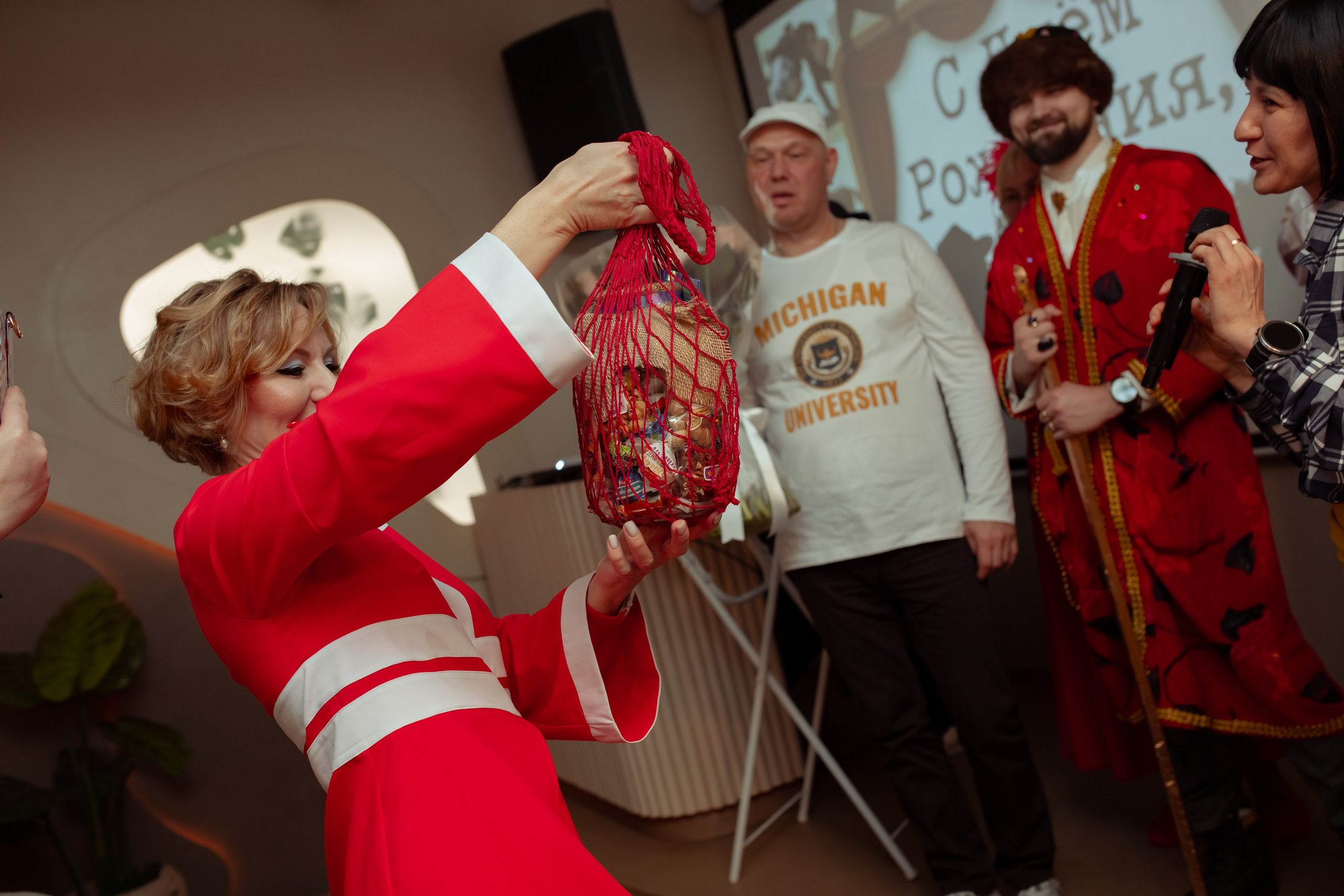 Юбилей Анны в стиле Гайдая. Семейный и детский фотограф в Москве Дорогова Екатерина