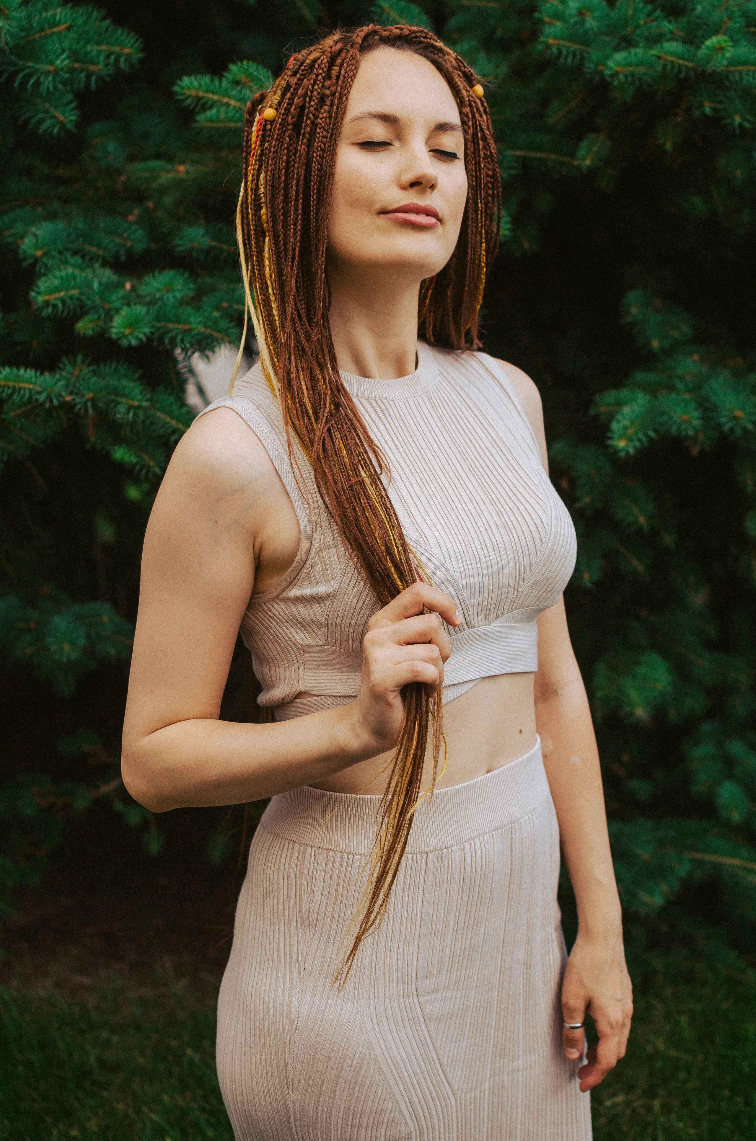 Оля. КВЭЛ — Кто Все Эти Люди