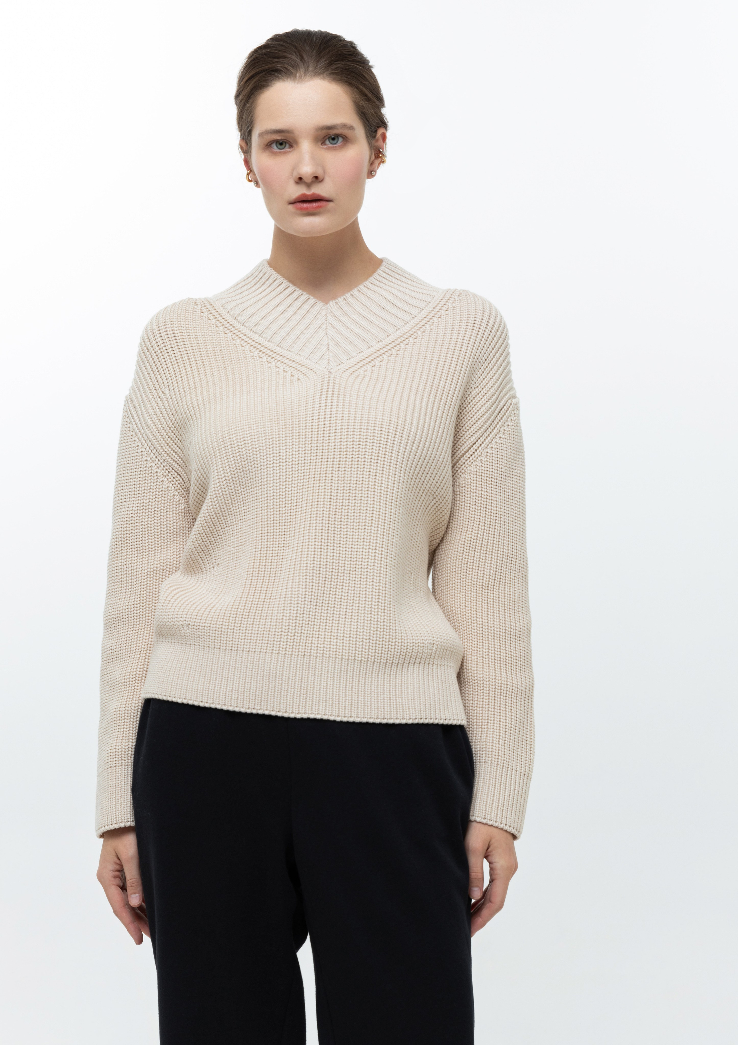 Каталог. Верхняя одежда + трикотаж бренда. 4ч,. Визажист для брендов, Фэшн продюсер Олеся Глушкова