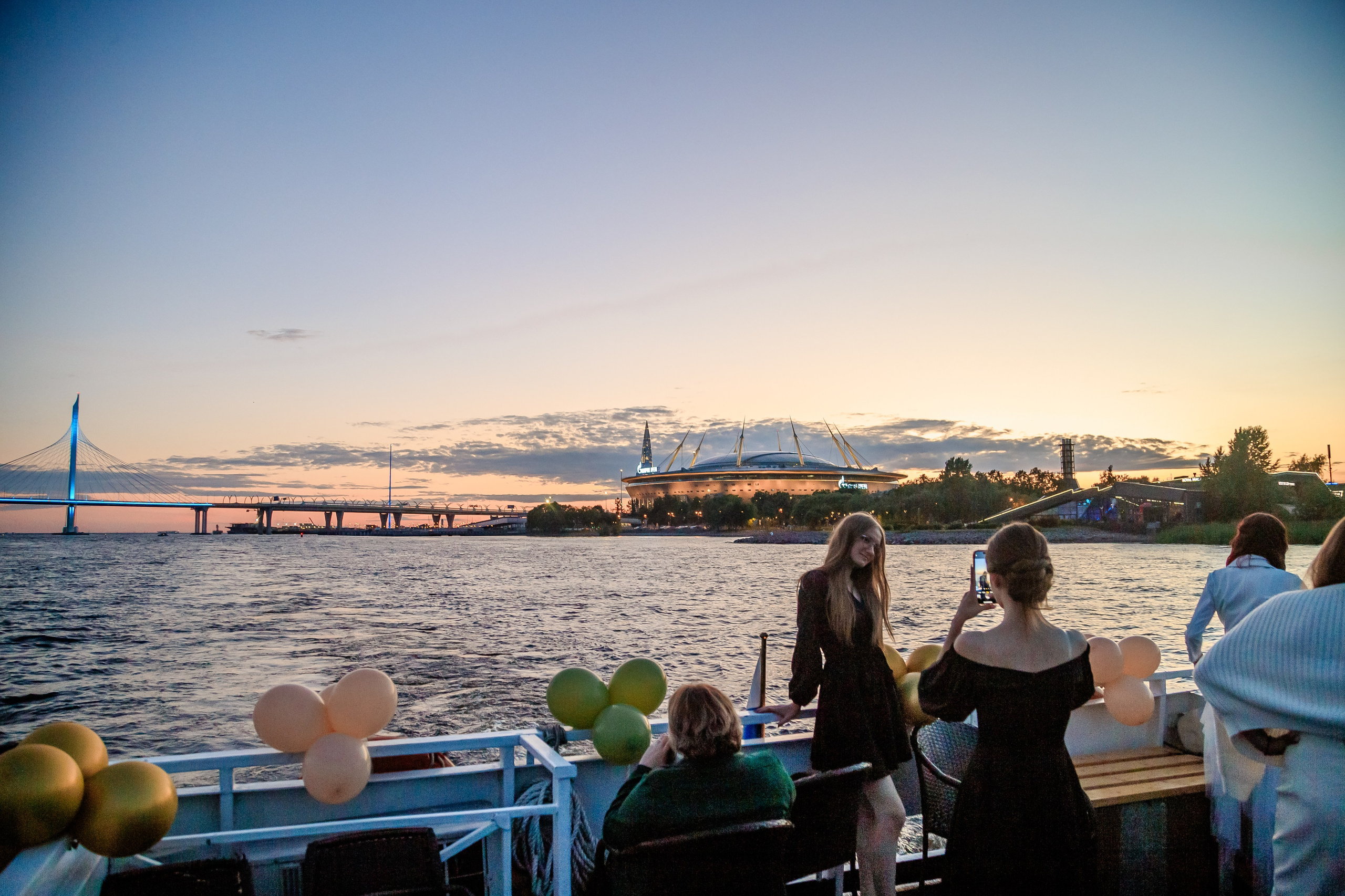 Выпускной на теплоходе. Фотограф в Санкт-Петербурге Чумаков Семен