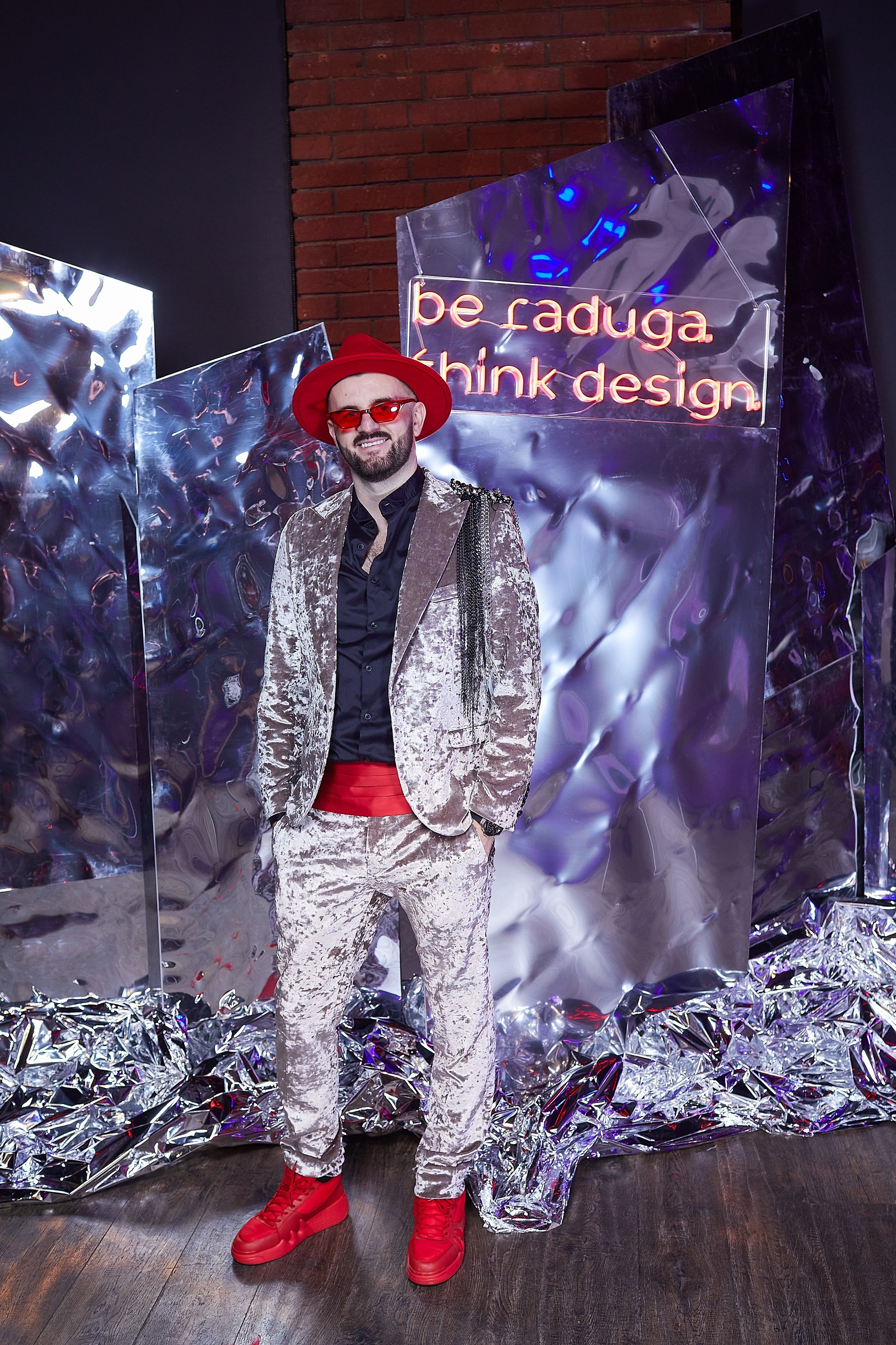 RADUGADESIGN. Александр Осин — корпоративный и семейный фотограф в Москве