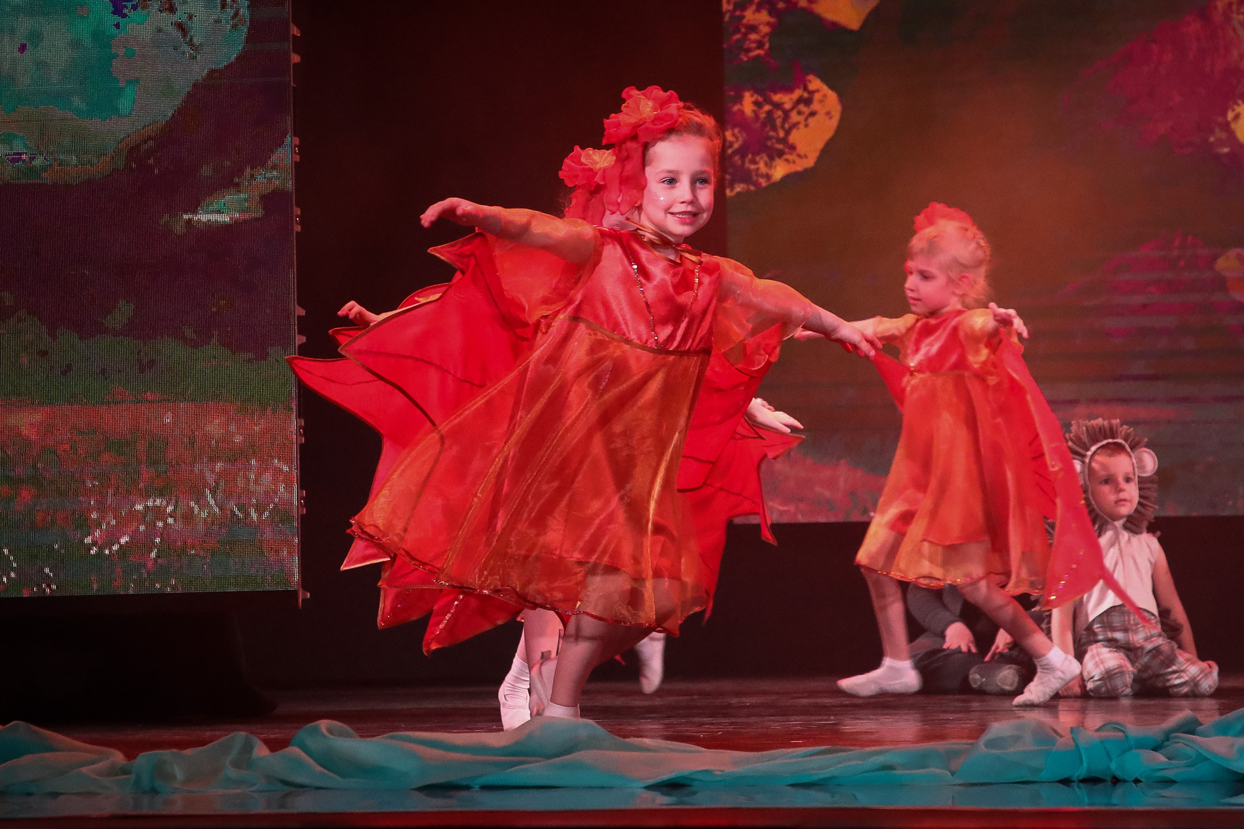 Спектакль «Счастье у звёздной реки». Художник по свету Максим Сергачев