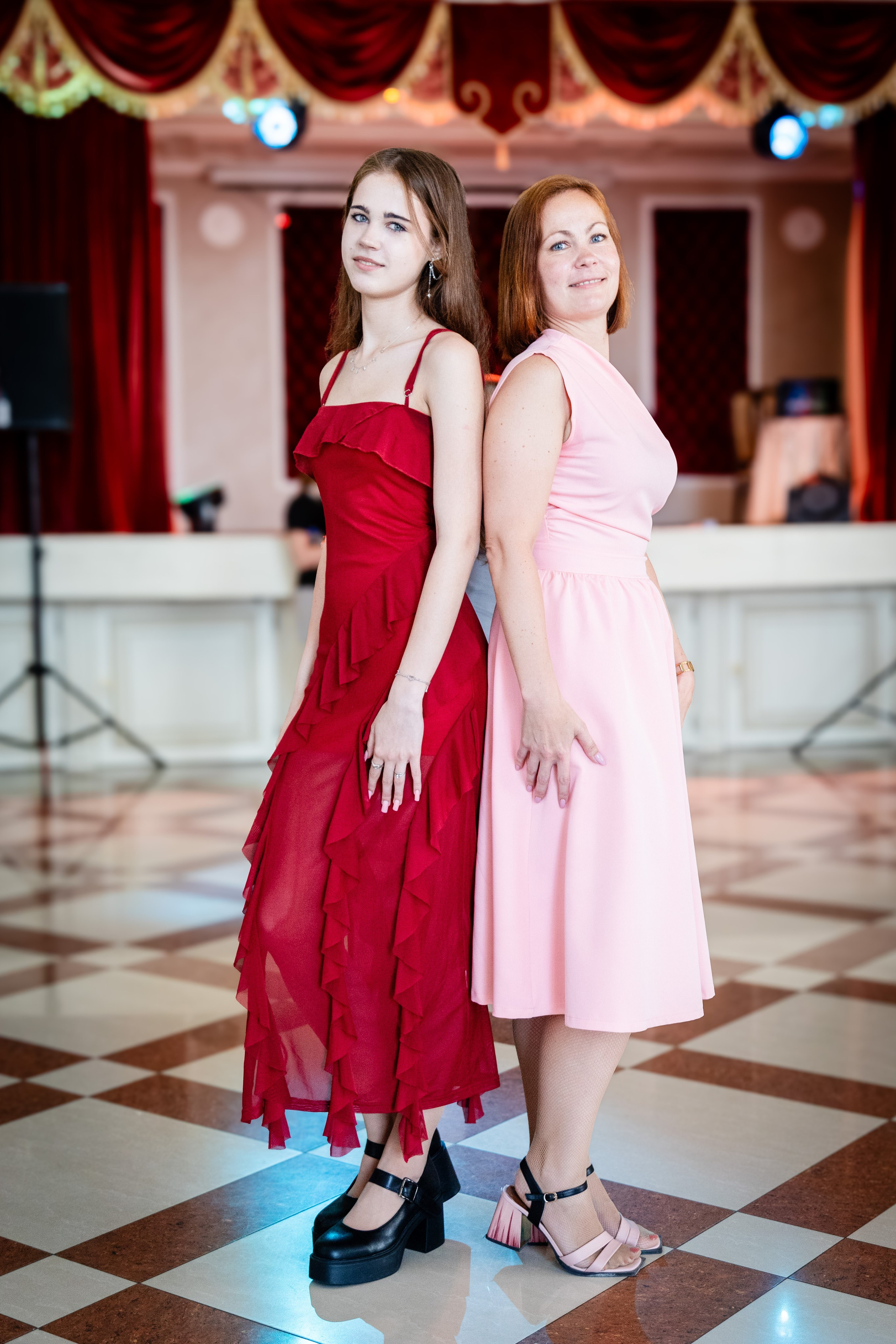 Школьный выпускной. Детский фотограф видеограф в Хабаровске Михаил Орлов