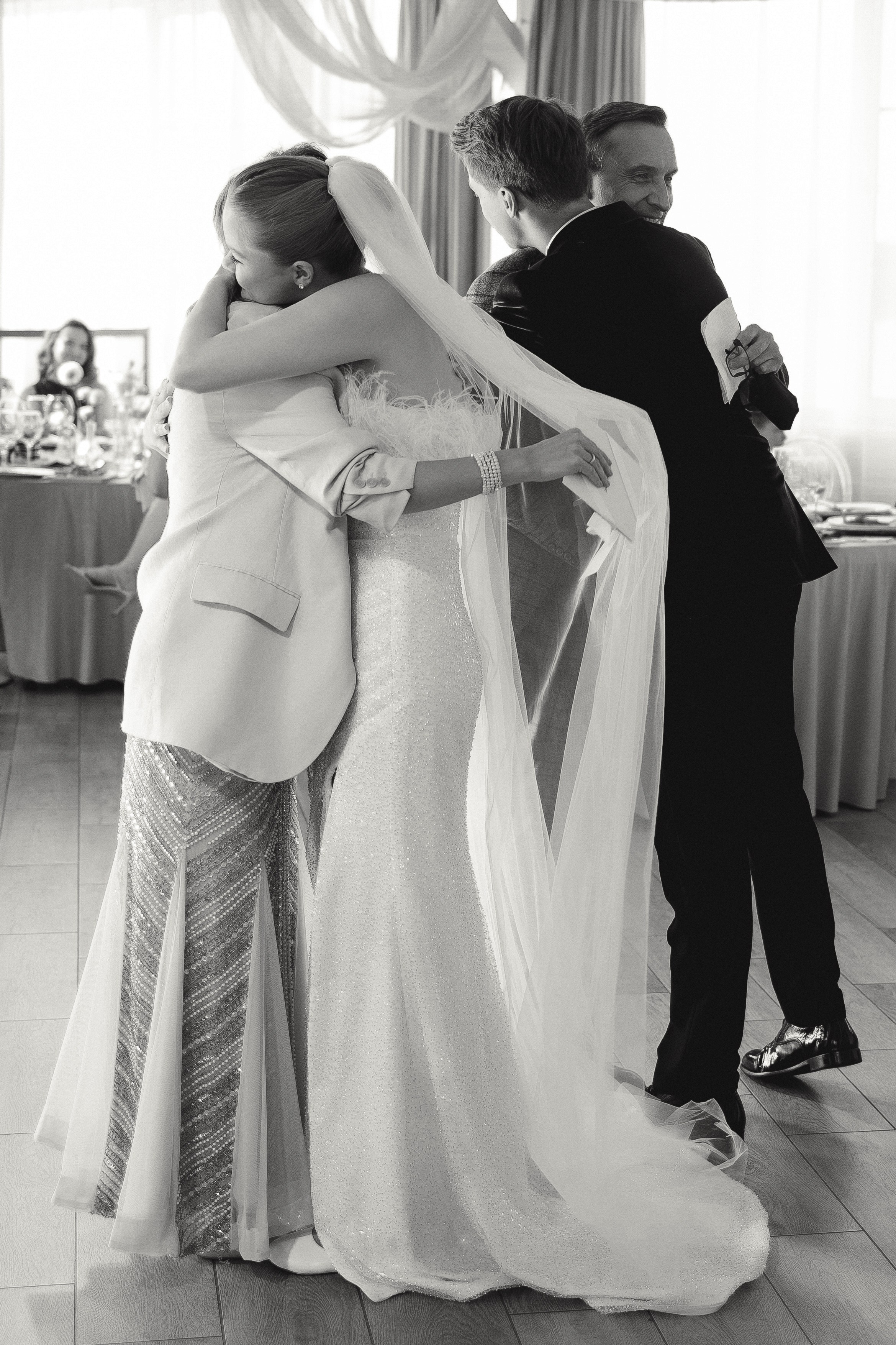 Влюбляться, целоваться. Свадебный фотограф в Москве | Профессиональный фотограф | Выгодные цены на услуги