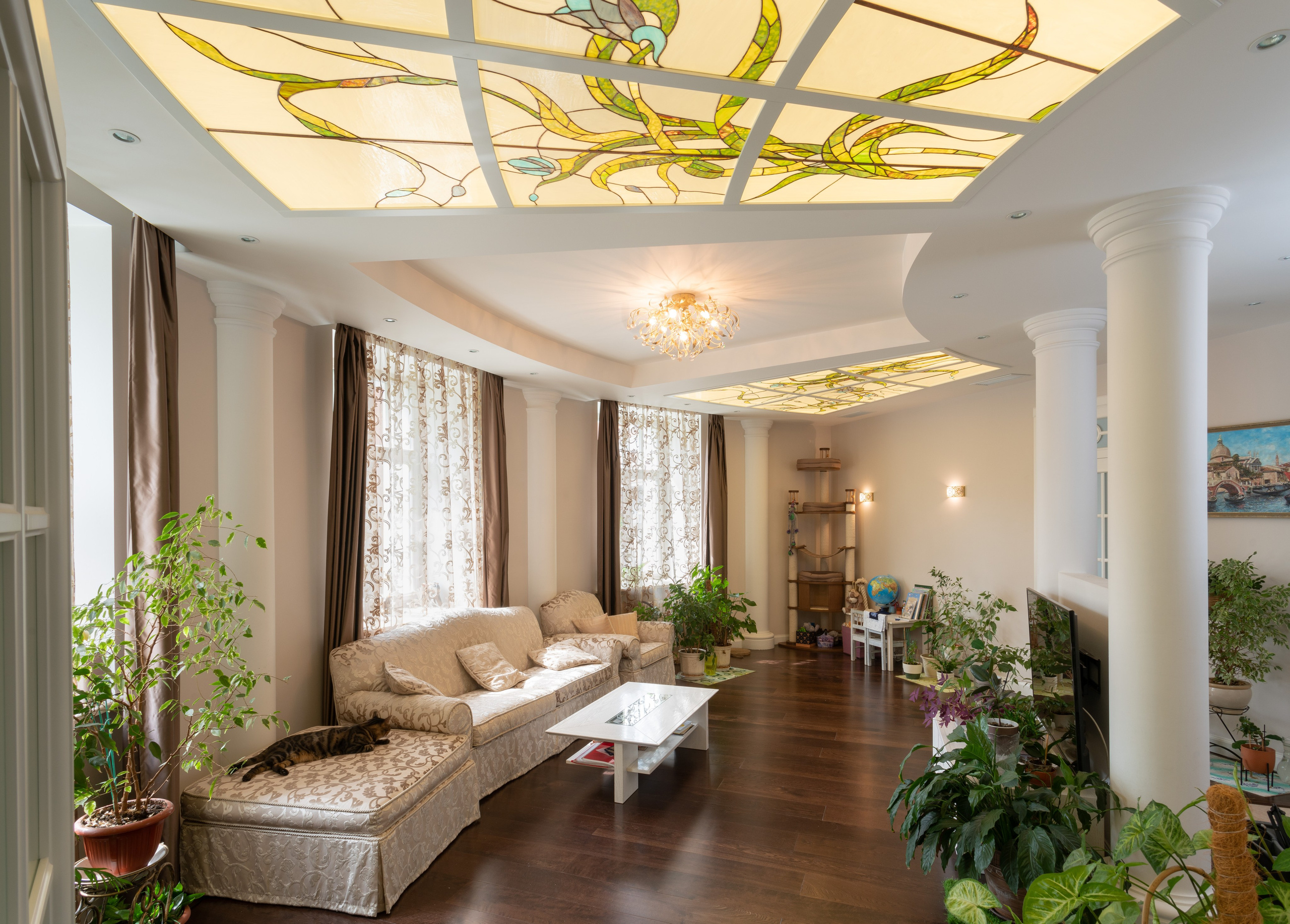 Витражные потолочные плафоны частного дома. Витраж и мозаика на заказ в Санкт-Петербурге