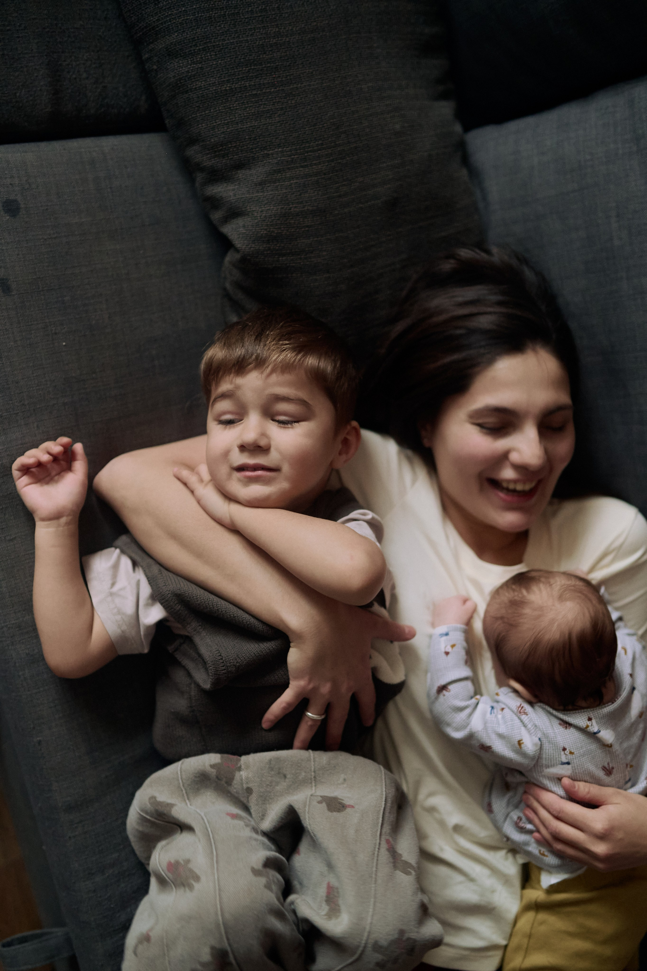 Эмир, Диана, Леон и Амин дома. Семейный и свадебный lifestyle-фотограф в Москве Мария Петрова