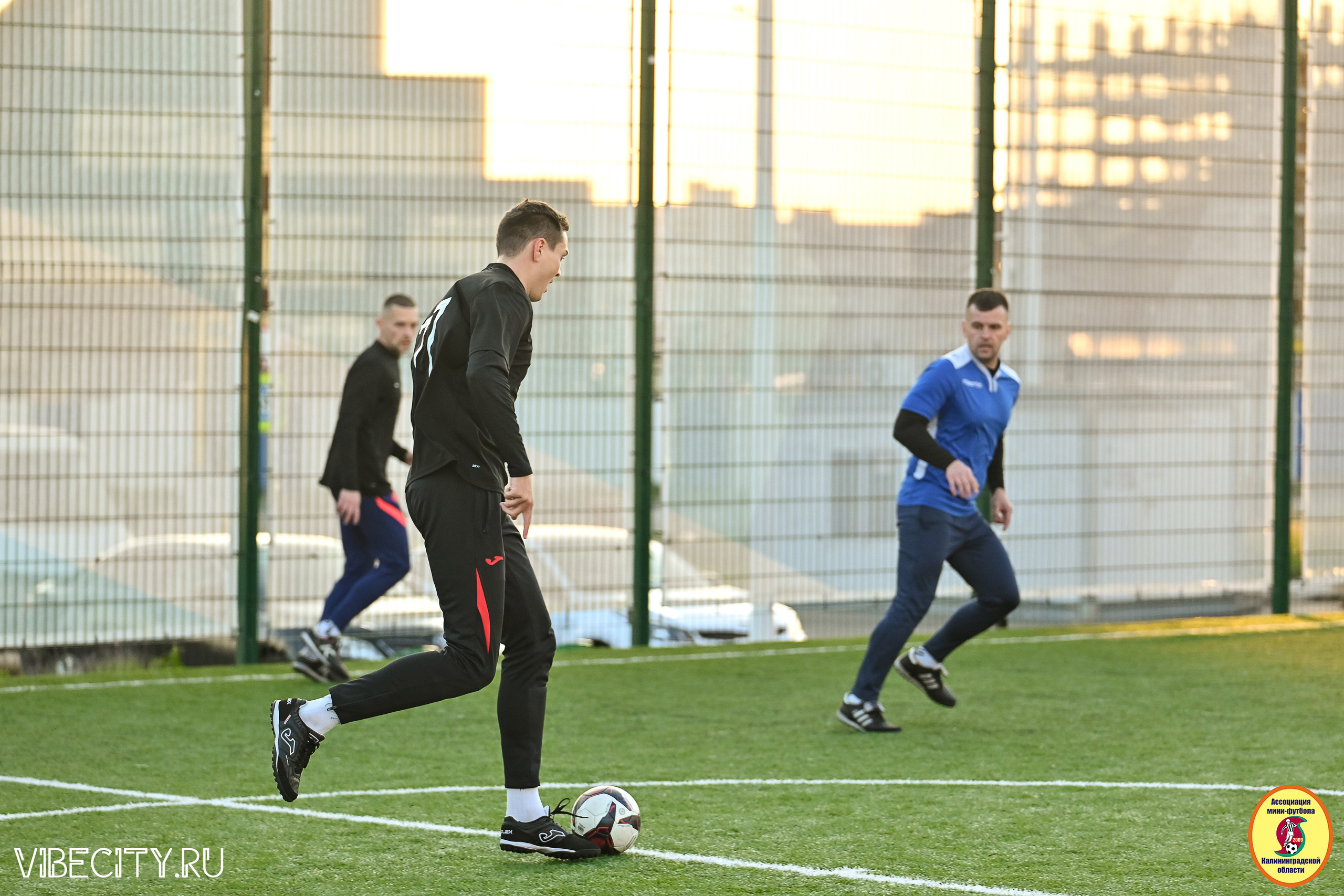 ИГРЫ МИНИ-ФУТБОЛЬНОЙ И КОРПОРАТИВНОЙ ЛИГИ. VIBECITY.RU Вайб Сити Ру Фоторепортажи Фотоотчеты Калининград