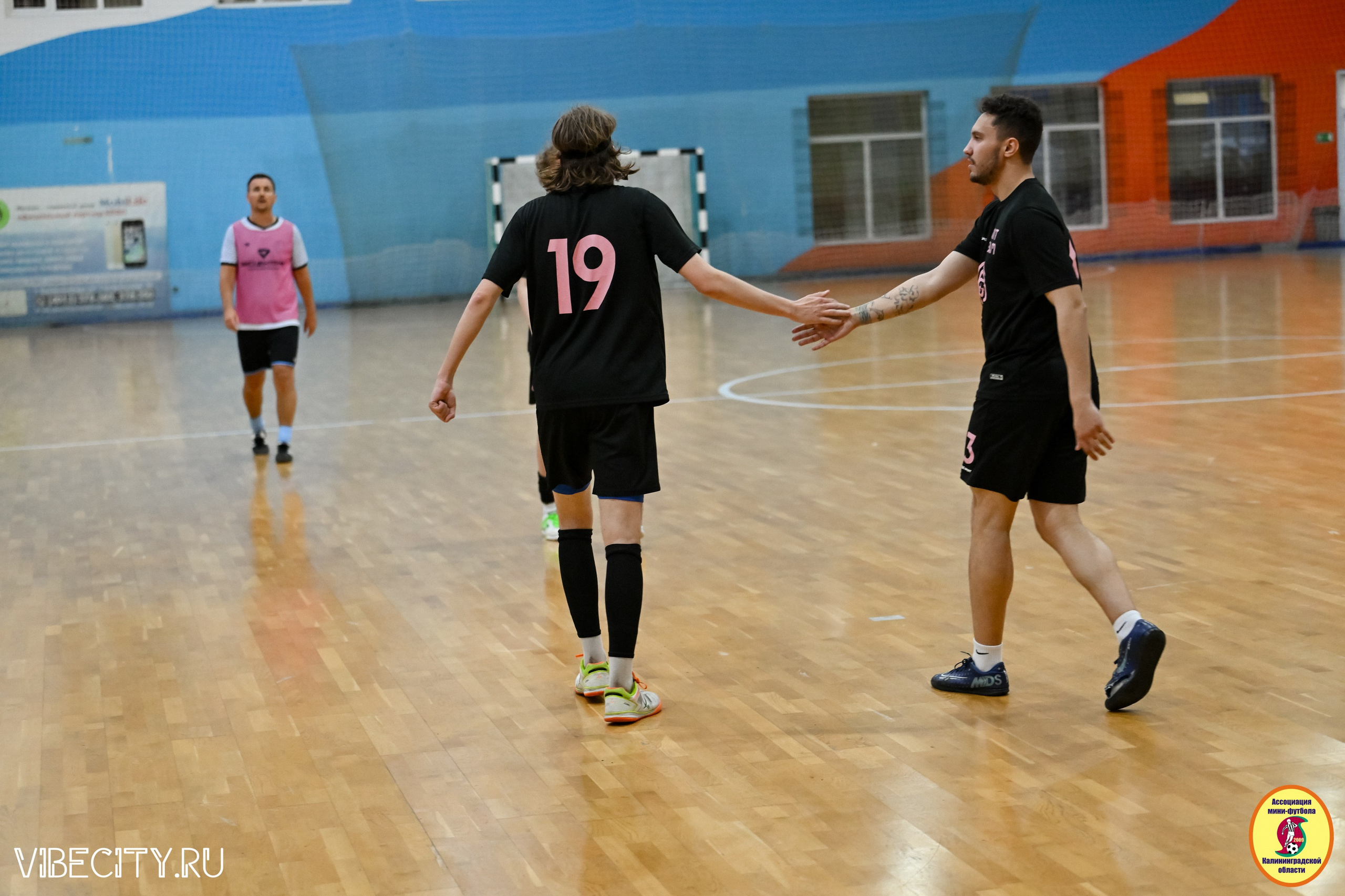 8 тур Корпоративной Бизнес-Лиги по футзалу. VIBECITY.RU Вайб Сити Ру Фоторепортажи Фотоотчеты Калининград