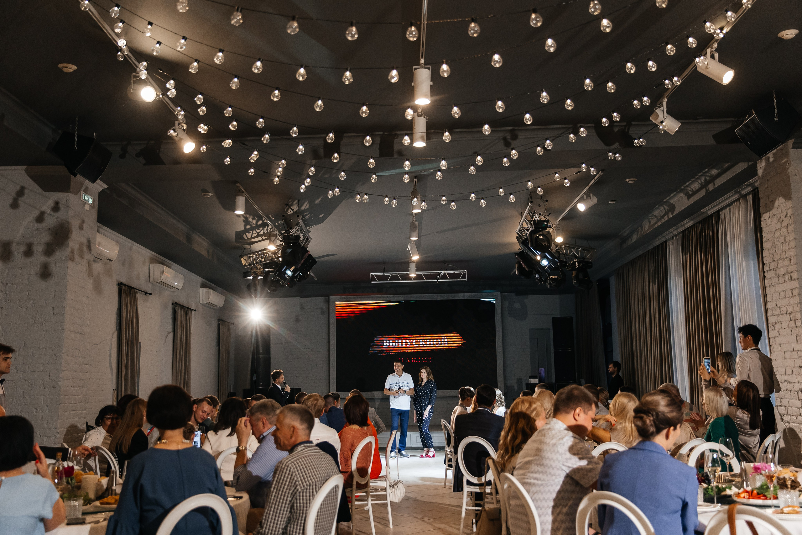 2023-06-23 Выпускной МБОУ СОШ № 10. Фотограф в Красноярске