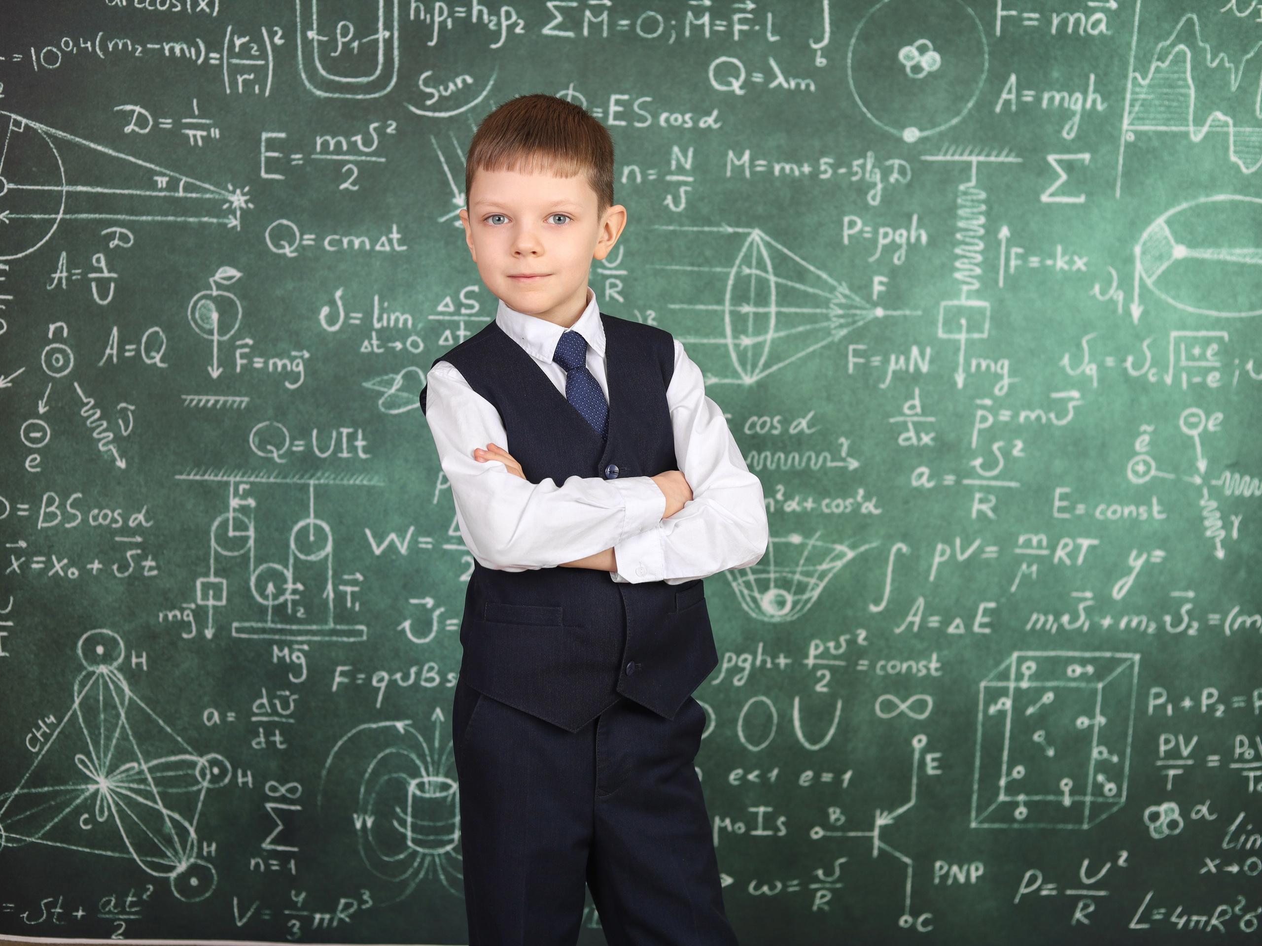 Выпускная книга "Ветер". Выпускные альбомы в Тюмени для школ, садов, вузов спортивных секций