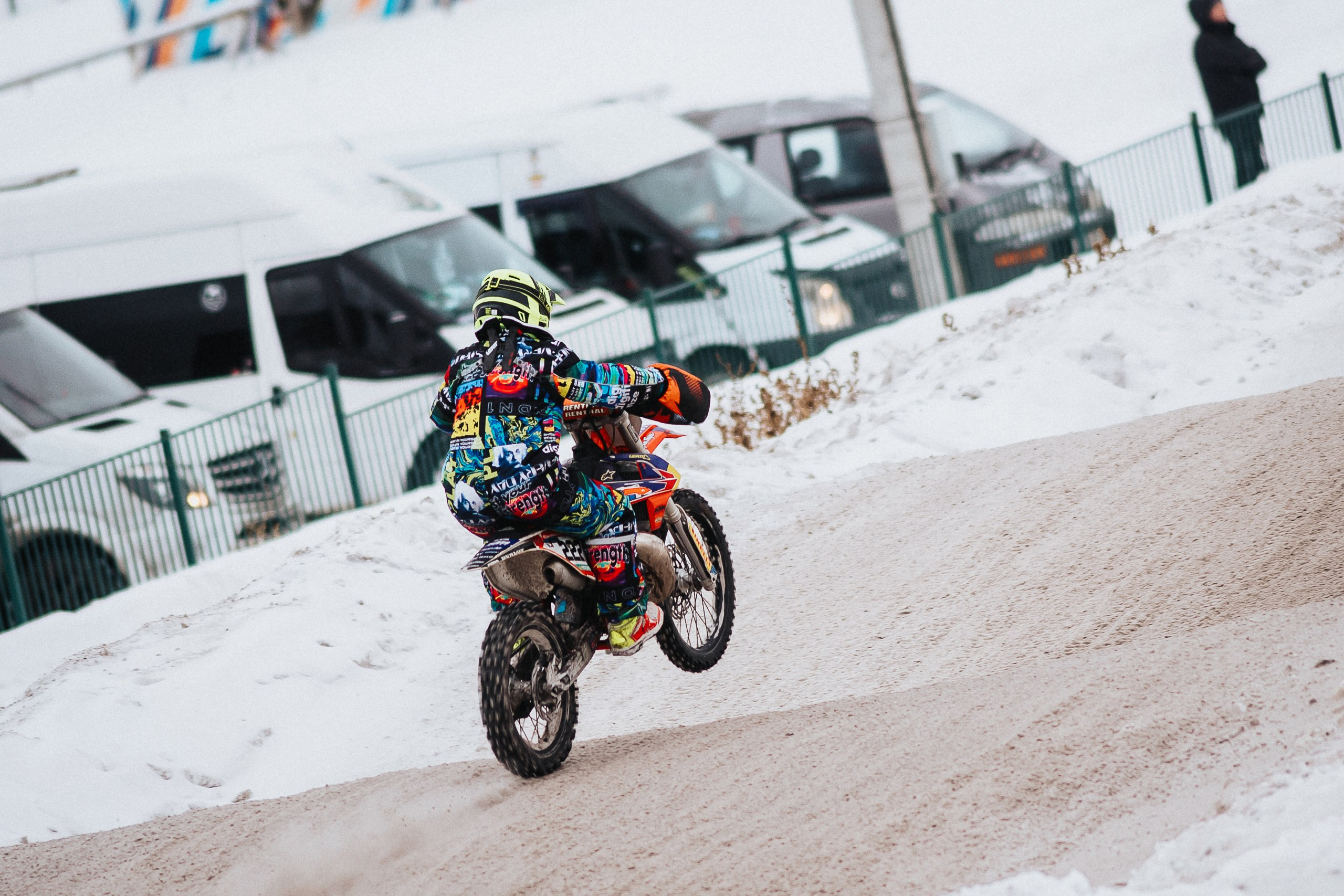 29.12.2024 — Праздничная тренировка на мотоциклетной трассе Люскус. Репортажный фотограф в Кемерово