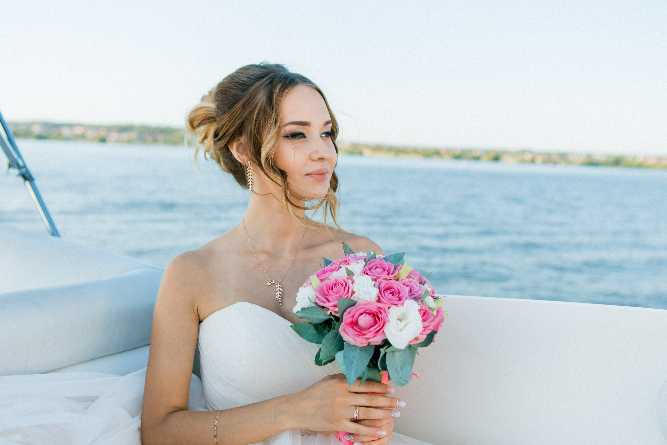 Денис и Ксения. Видеосъемка и фотосъемка свадеб. Фотограф и оператор на свадьбу. Видеосъемка подкастов, собственная видео-фотостудии. Предметная фотосъемка