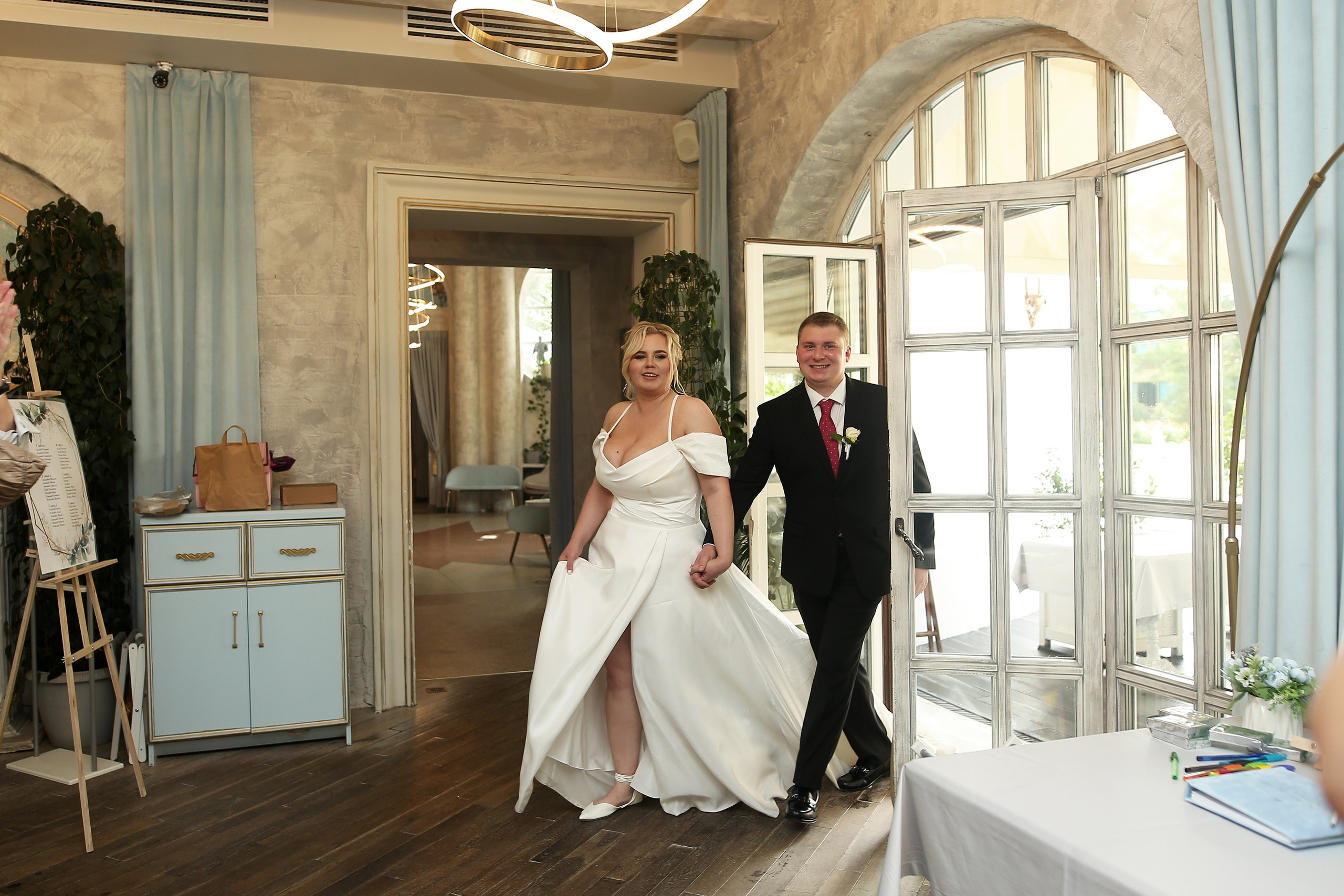 Свадебный ведущий на любое мероприятие в Москве. Свадебный ведущий в Москве Саксофон на свадьбу