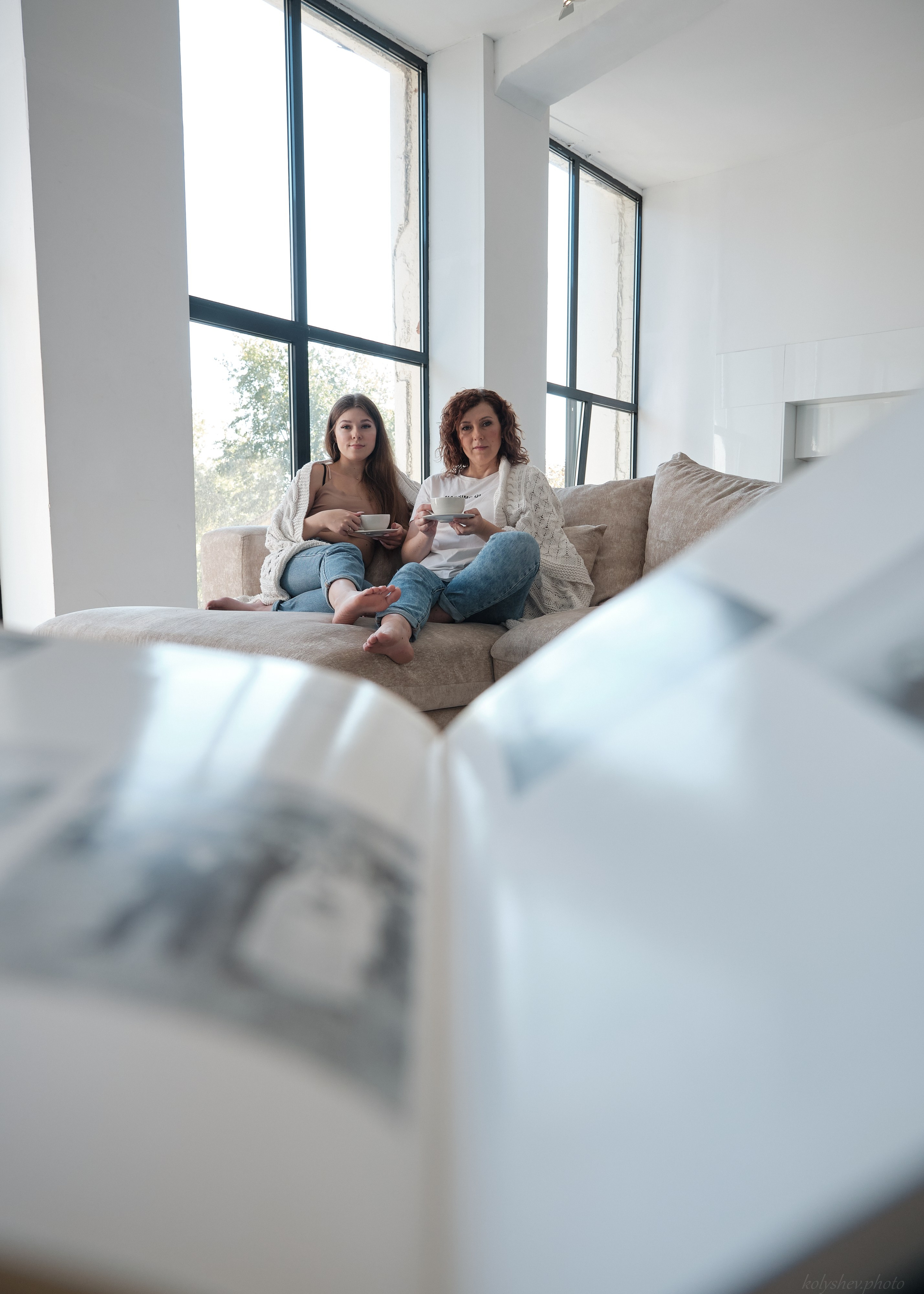 Семейная фотосессия мамы и дочки в студии в Москве 2. Портретный фотограф на новый год в Москве Виктория Колышева