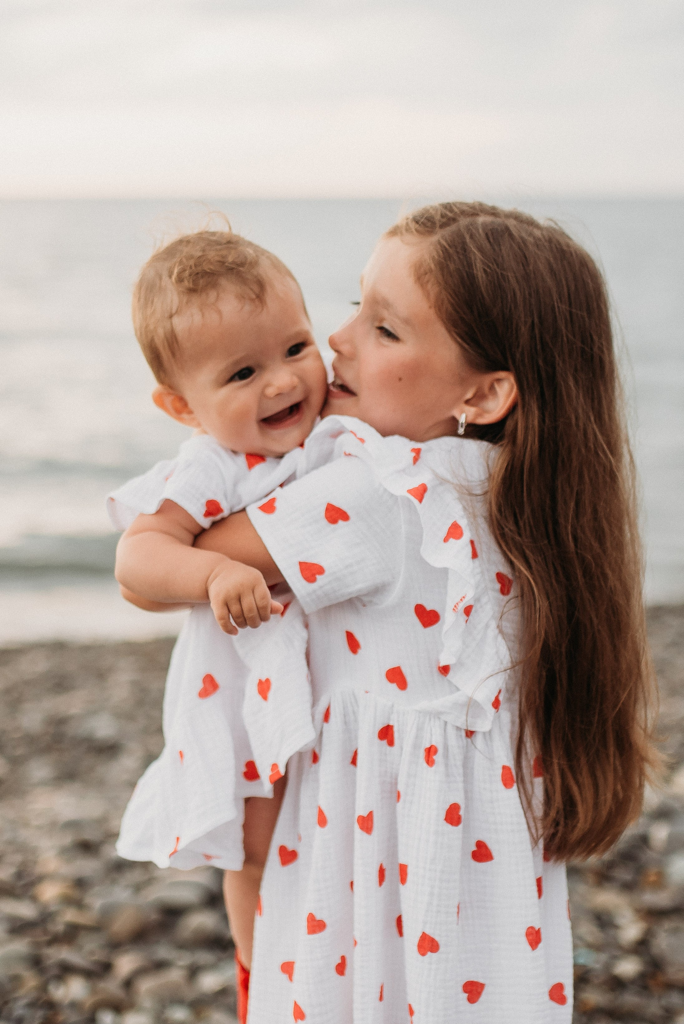 Семейная морская фотосессия на берегу Сочи. Фотограф в Сочи — Маргарита Поганова