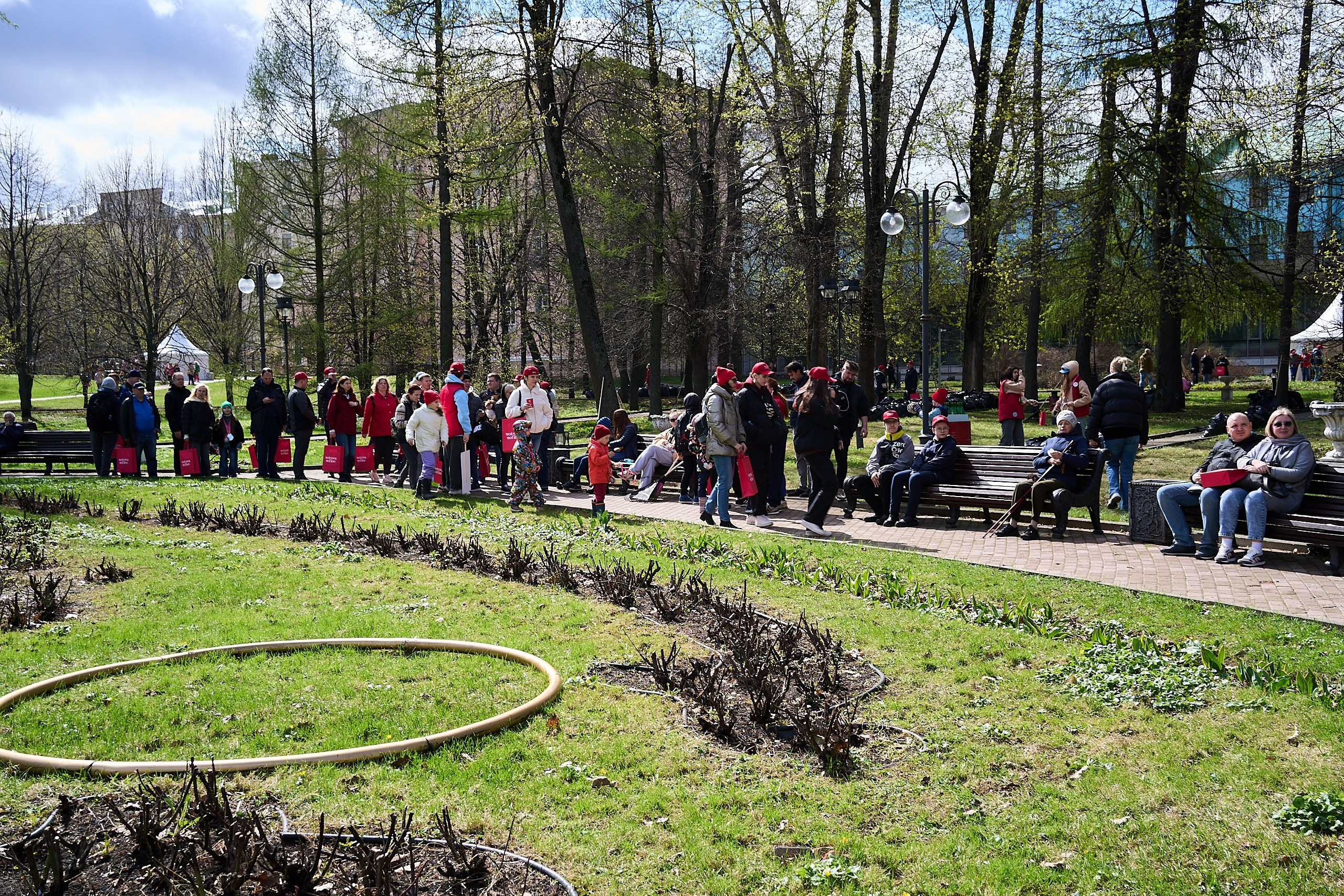 Субботник у Управления делами Мэра и Правительства Москвы. Фотограф и Видеограф в Москве. Олег Корушев