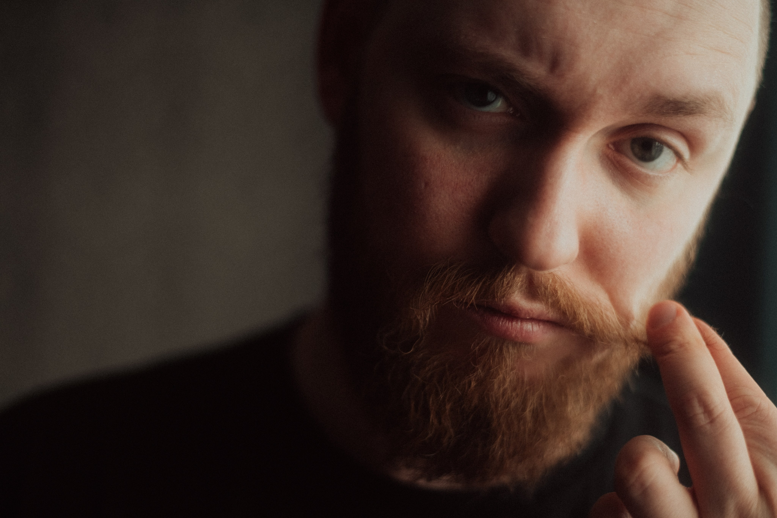 Портретная фотосессия в квартире, автопортрет