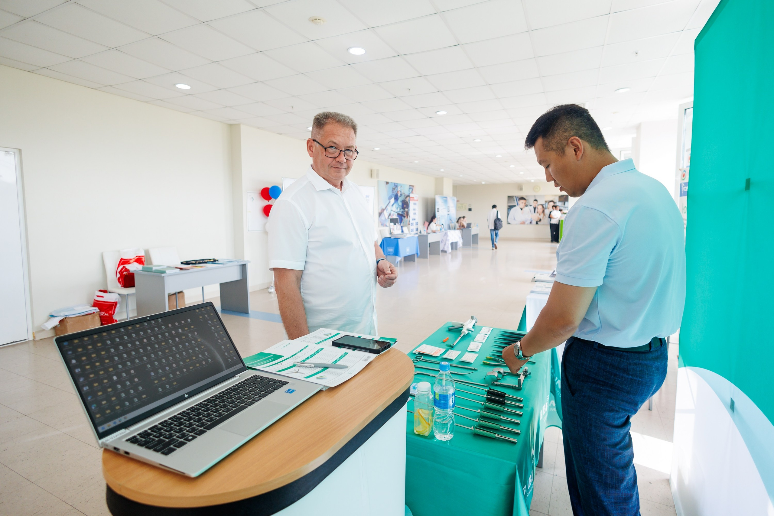 Конференция Хирургии сердца. Репортажный и студийный фотограф во Владивостоке Дударева Софья