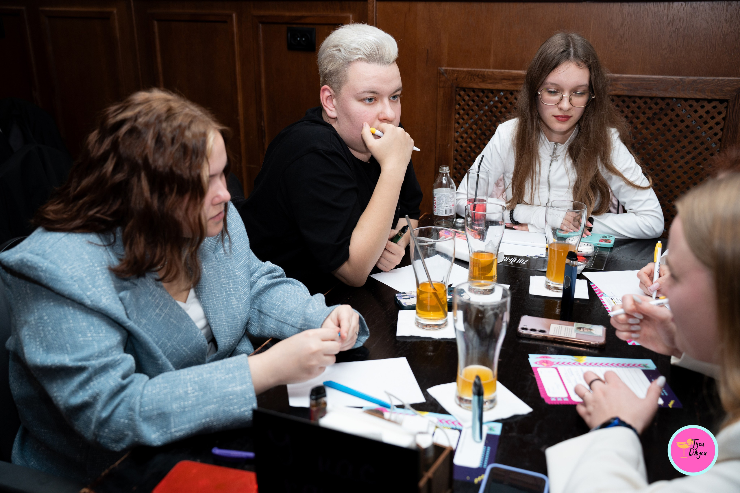 Туси Джуси Квиз. Креативный и коммерческий фотограф в Москве Алёна Куликова