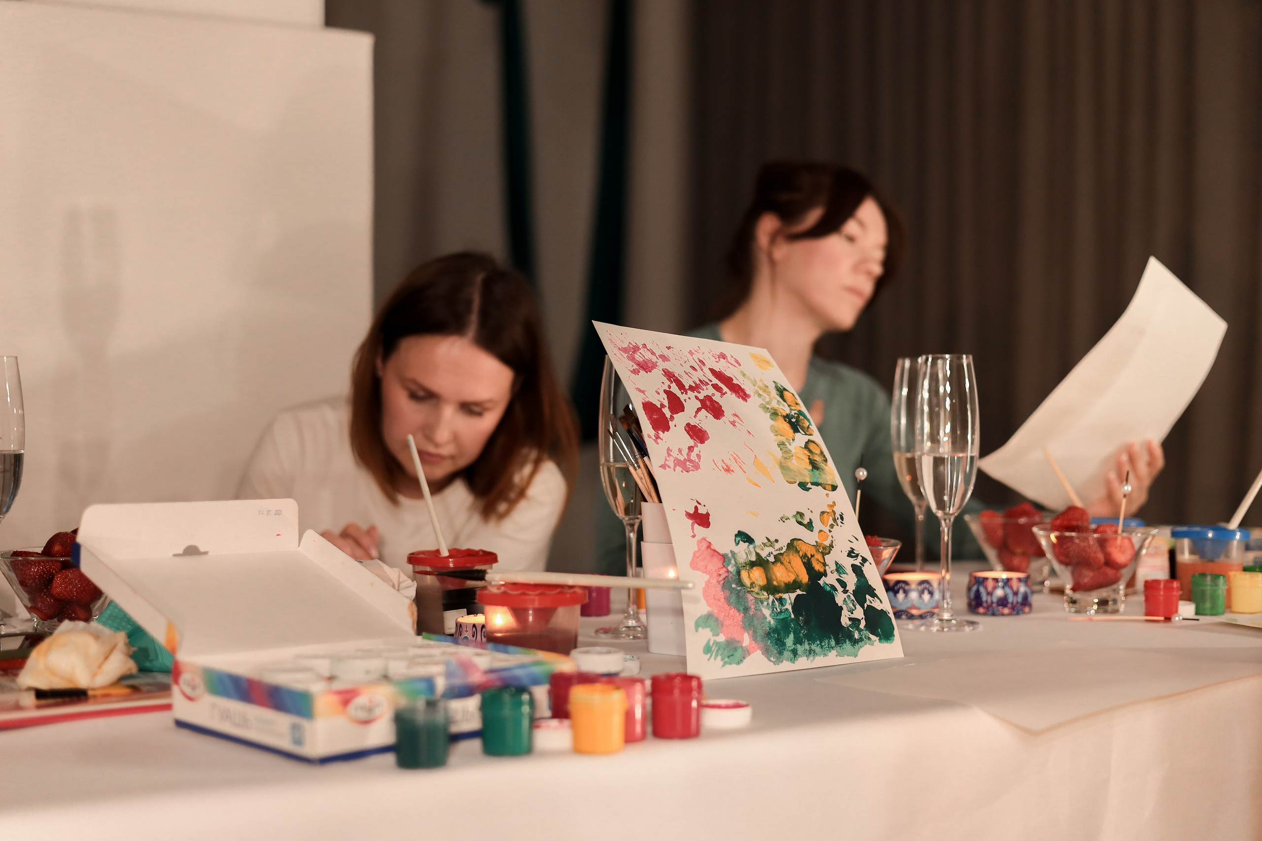 Арт-терапия + аэройога. Фотограф Надршина Лилия