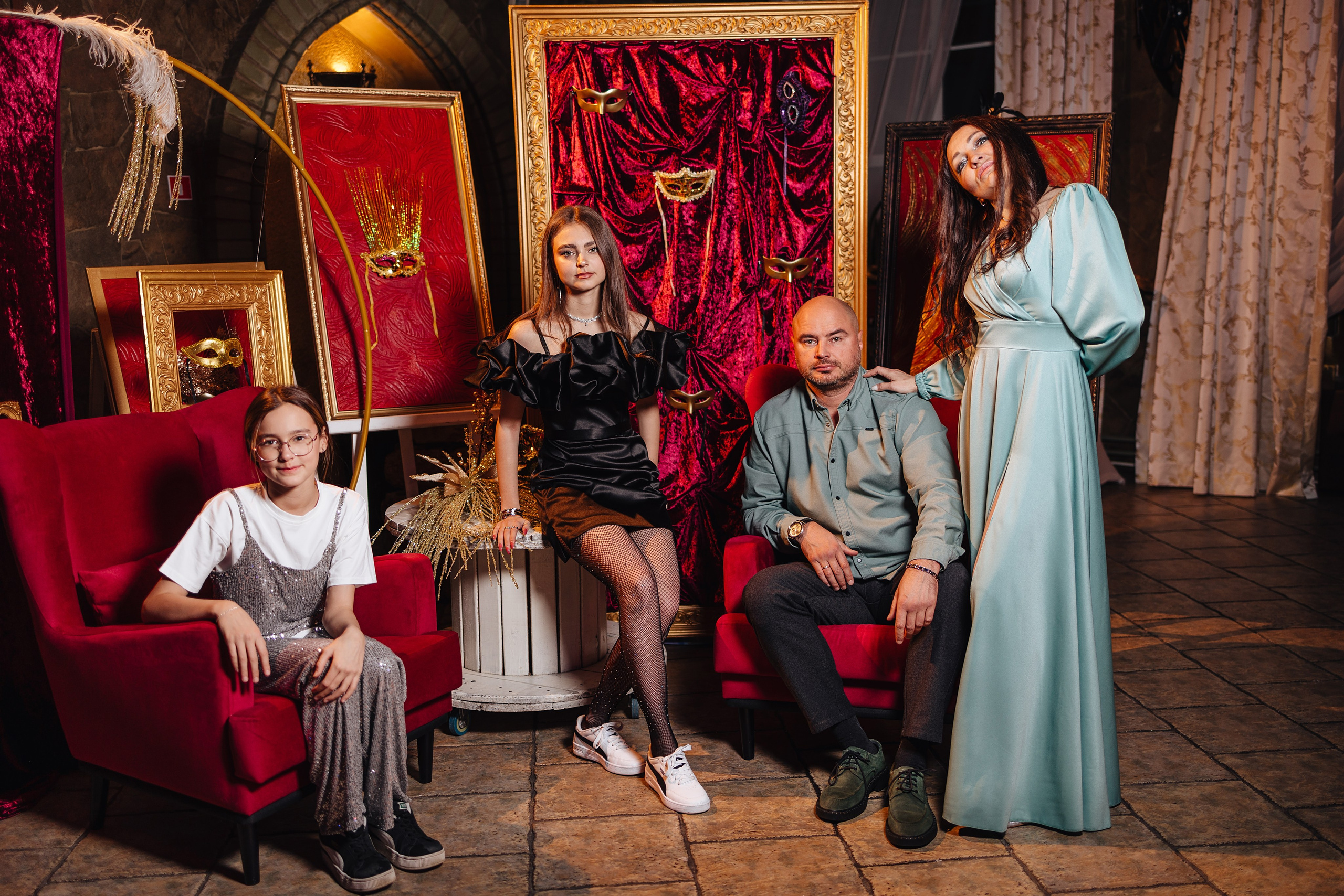 Новый год в «Айвенго» 2026. Александр Антонов. Профессиональный свадебный, репортажный фотограф в Москве, Подольске. Фото+Видео на любой праздник