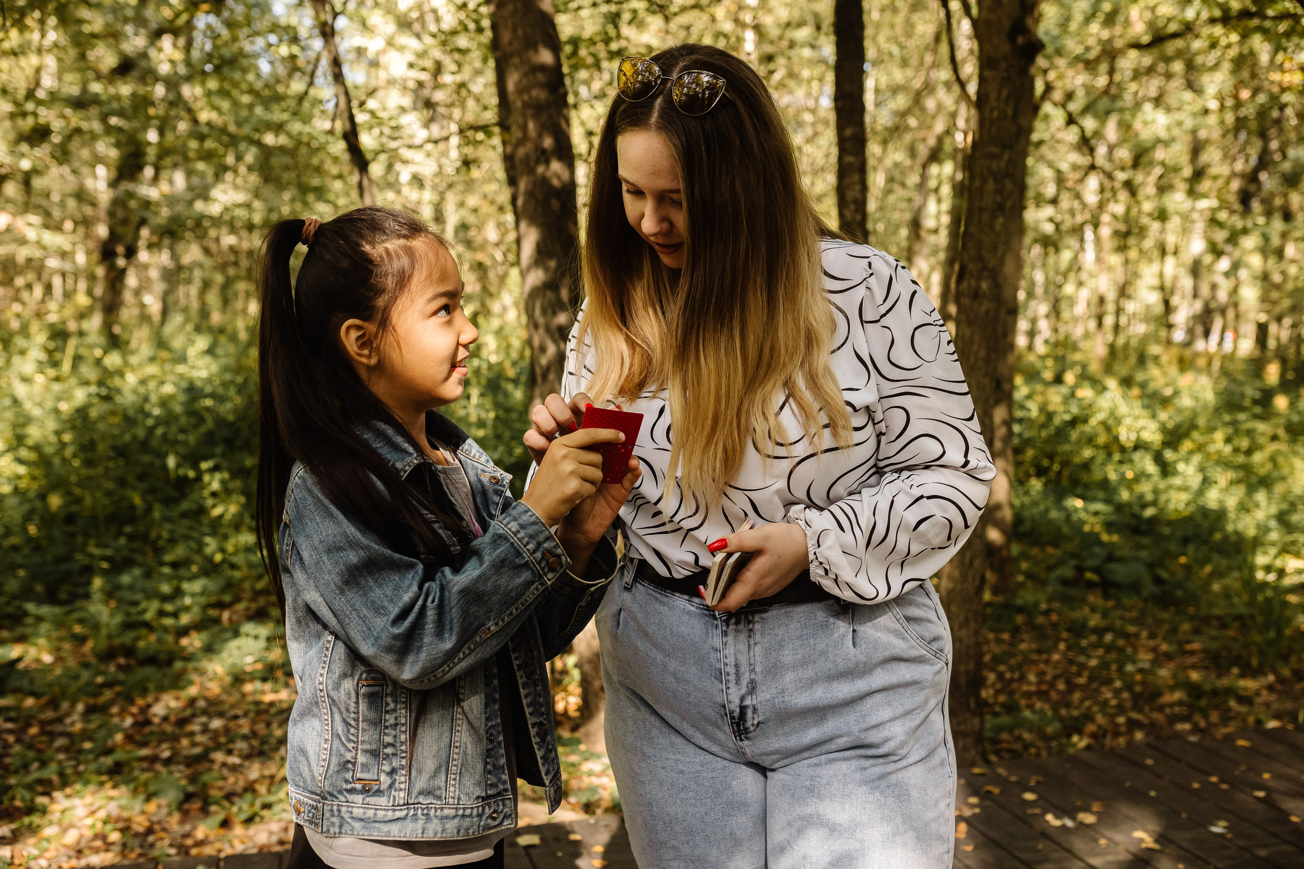 Репортаж школьной прогулки в парке. Семейный и женский фотограф в Москве Надежда Воробьева