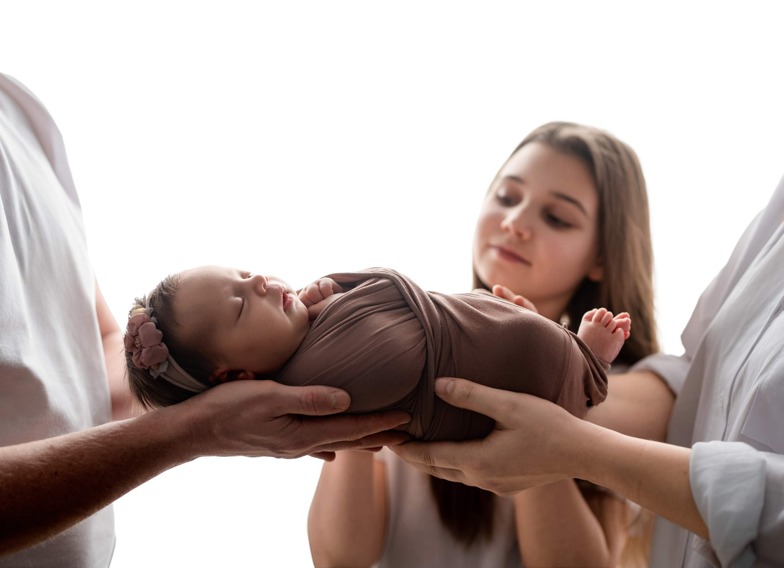 Фотограф новорожденных в Нижнем Новгороде - профессиональнаоя фотосессия для новорожденных, уютные и милые снимки малышей, создание уникальных образов и воспоминаний для родителей. Специалист по детской фотографии предлагает услуги по съемке новорожденных в комфортной обстановке, обеспечивая безопасность и тепло для вашего малыша.