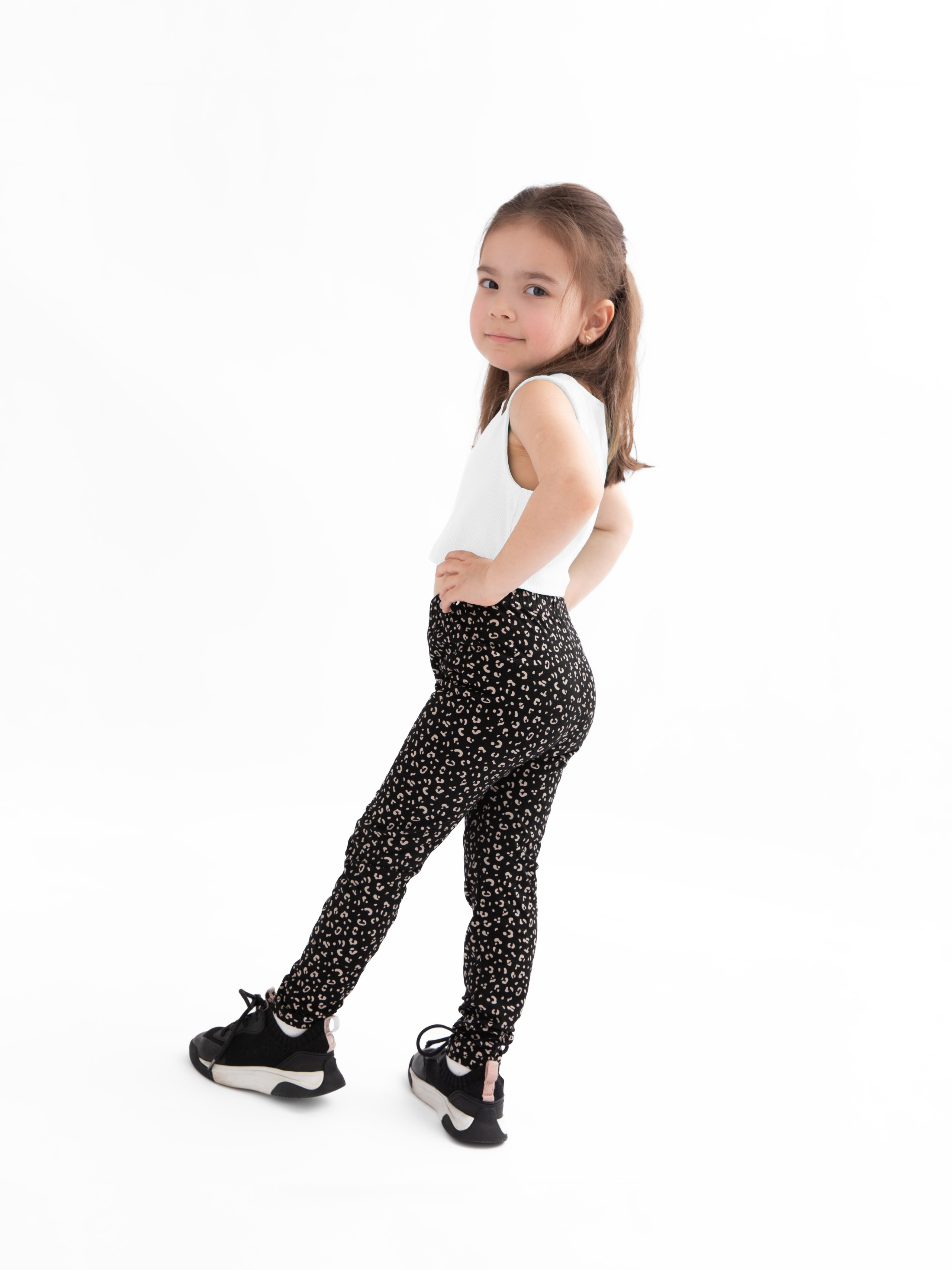 Детские лосины. Фотостудия предметной и модельной съёмки для маркетплейсов