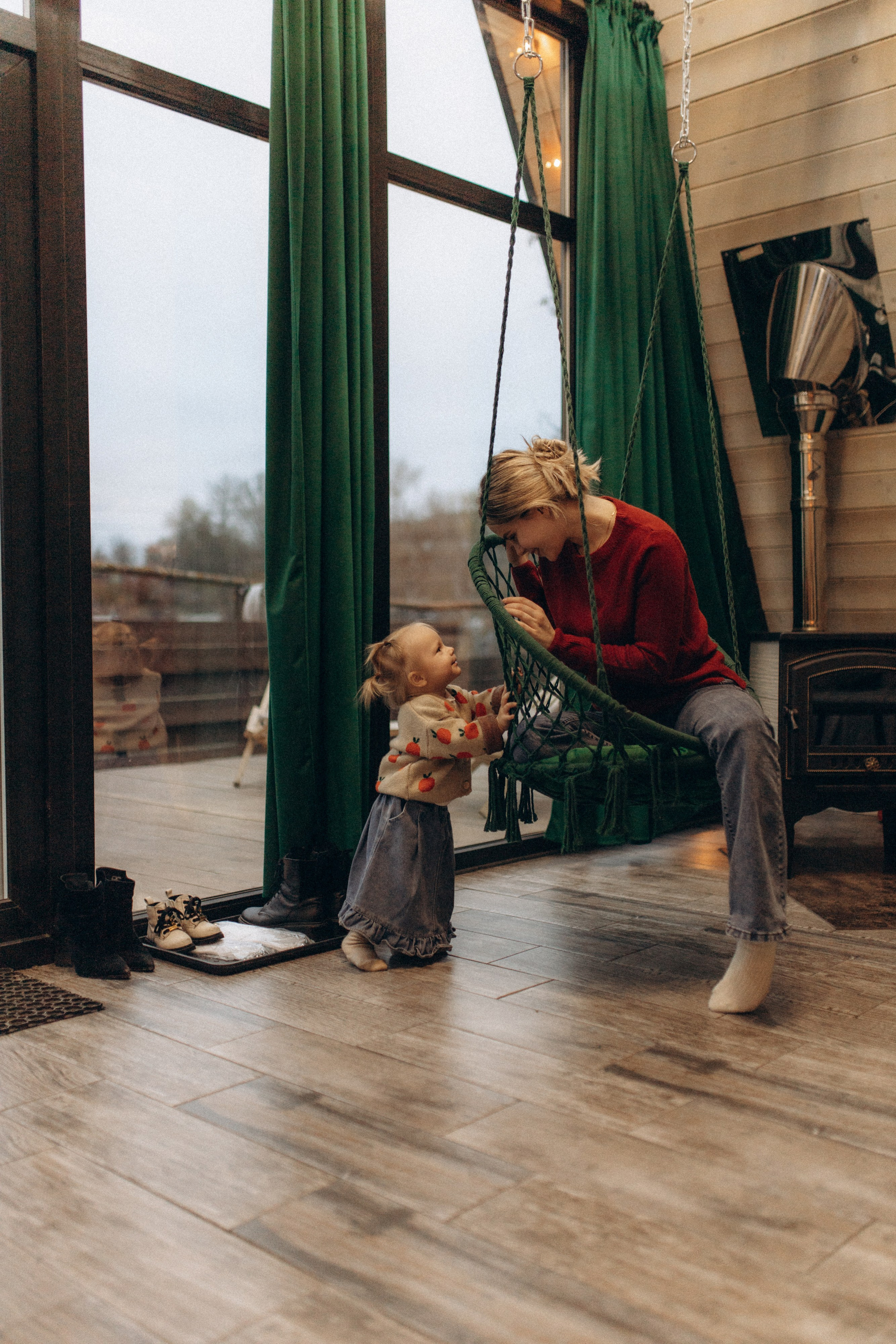 Алиса и мама. Семейный фотограф Губкин/Старый Оскол