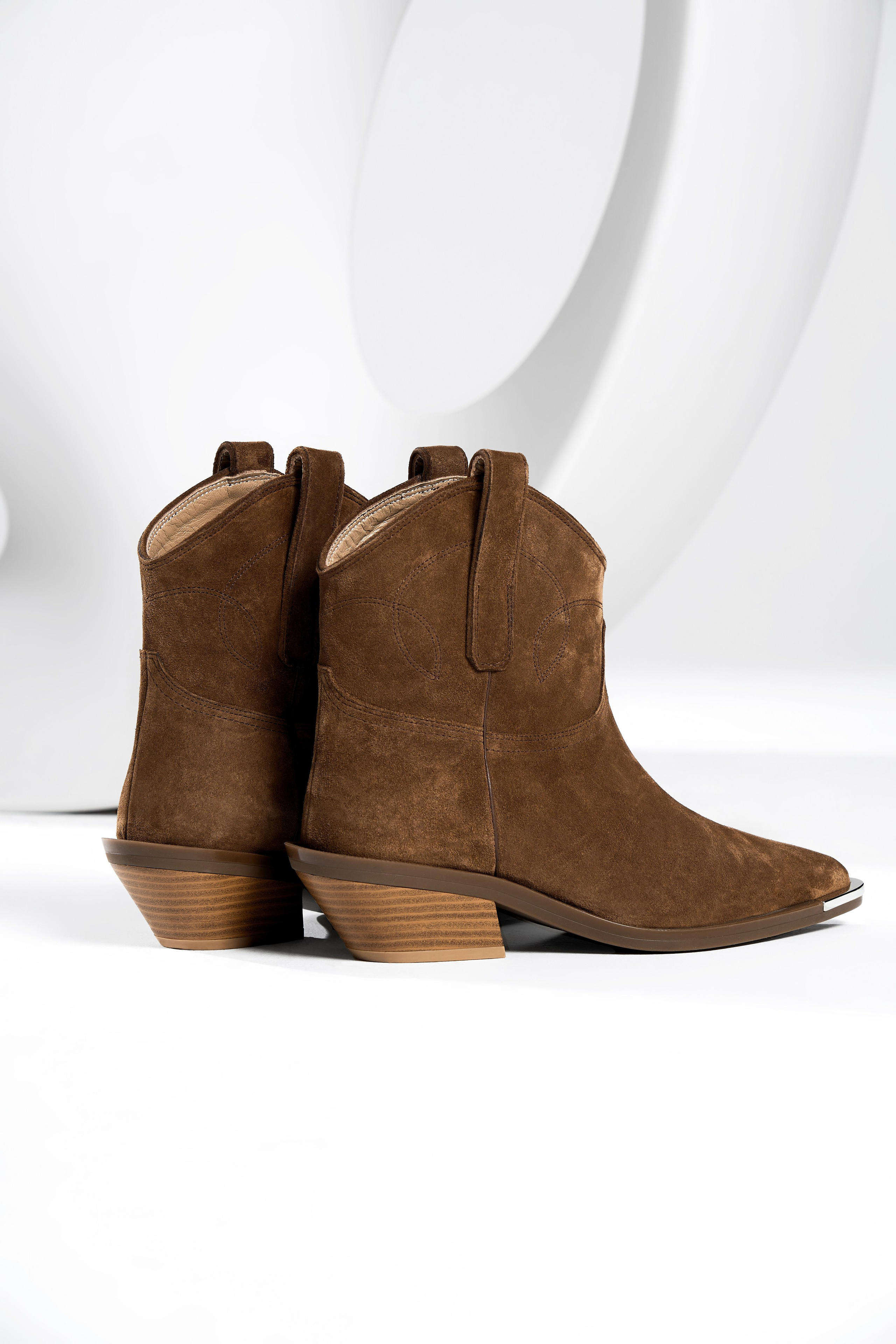 Amalie shoes. Retoucher