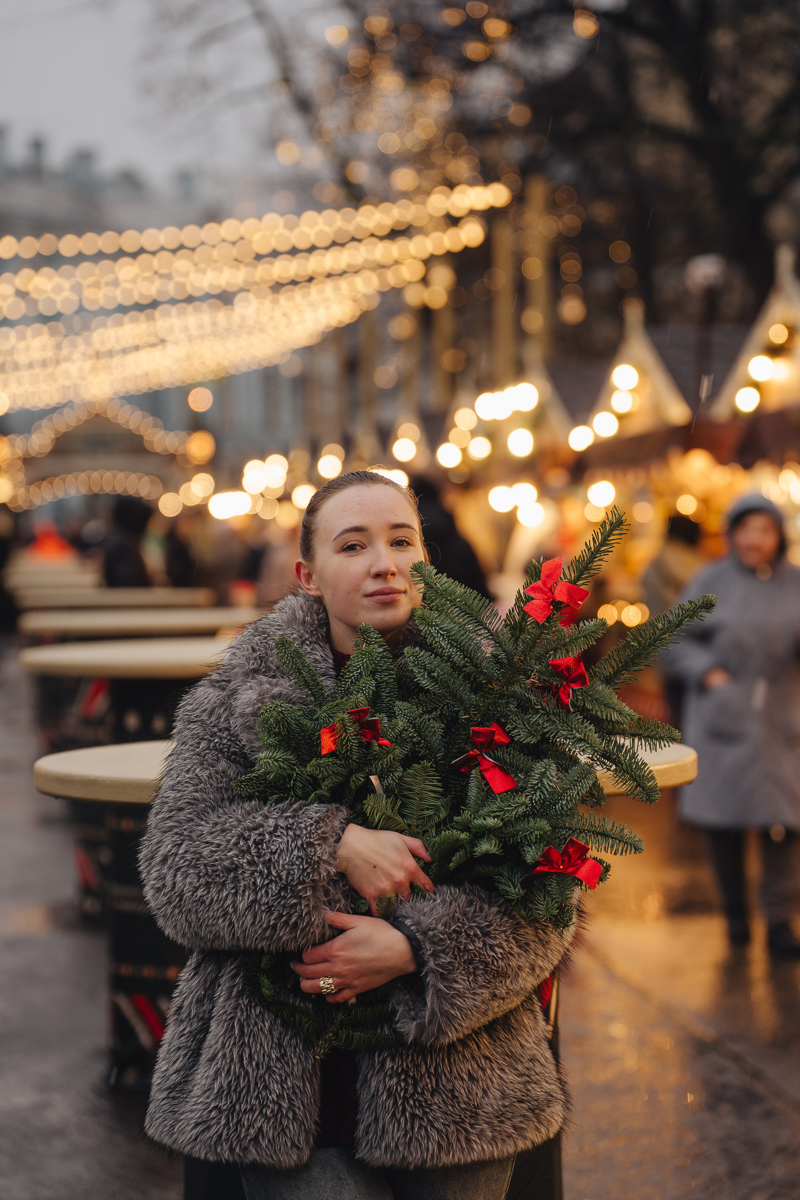 ПРОГУЛКА НА МАНЕЖНОЙ ПЛОЩАДИ ДЛЯ ДЕВУШКИ ПЕРЕД НОВЫМ ГОДОМ (НОВОГОДНЯЯ ФОТОСЕССИИЯ НА МАНЕЖНОЙ ПЛОЩАДИ). Профессиональный фотограф, Санкт-Петербург — Виктория Богомолова
